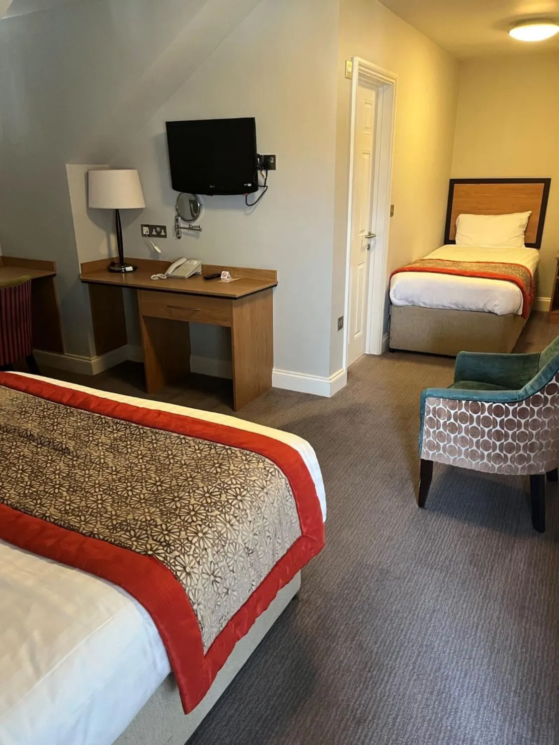 Bedroom, Bed in The Riverside House Hotel