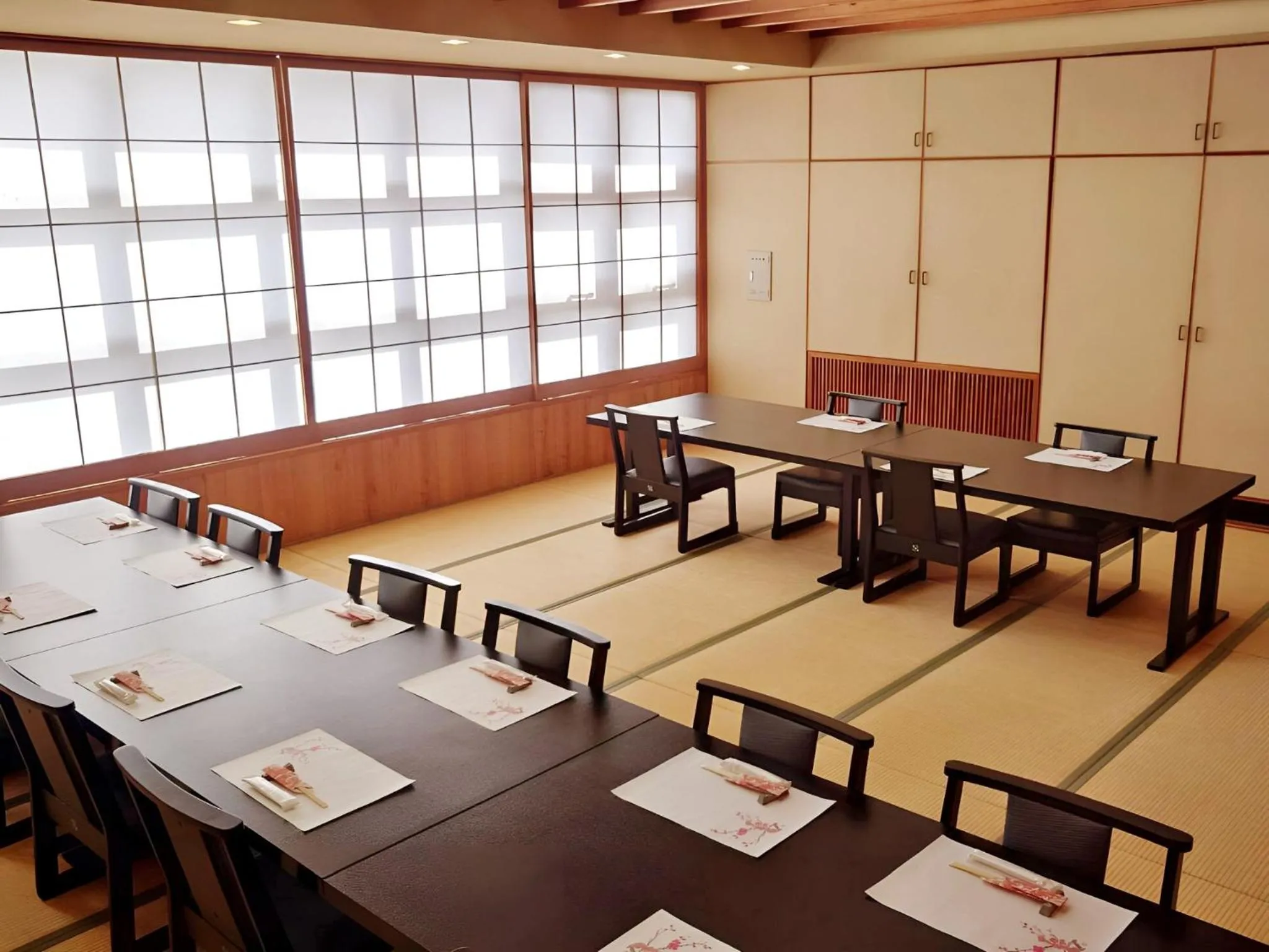 Restaurant/places to eat in Kirishima miyama hotel