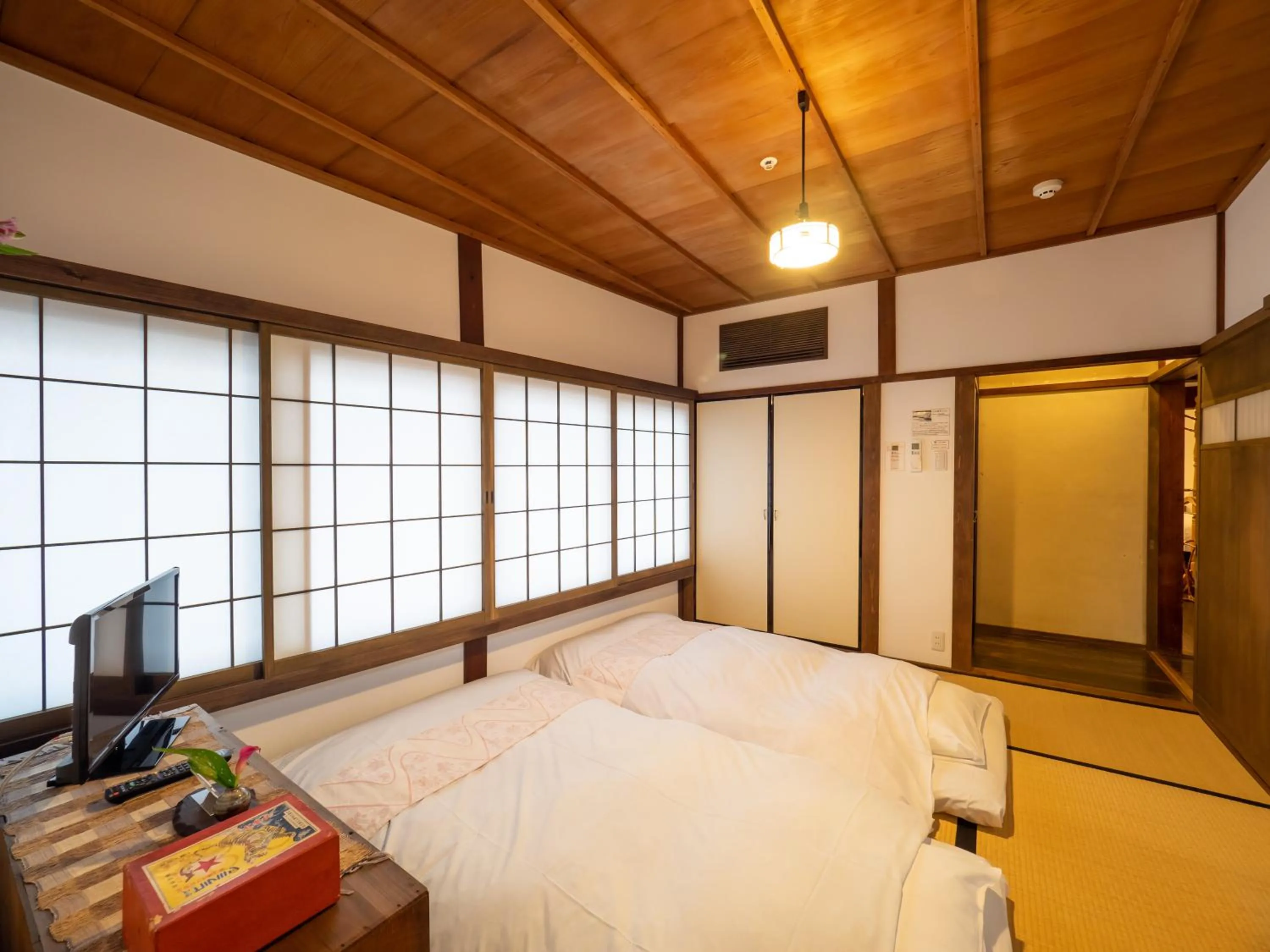 Photo of the whole room, Bed in Inase Otsu Machiya Bed and Breakfast