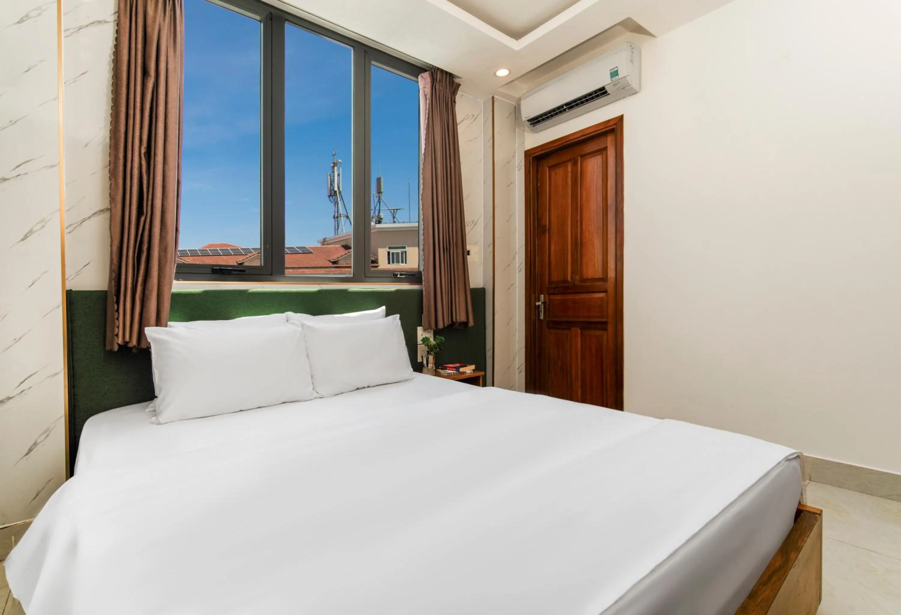 Bed in Trang Ngan Hotel by THG