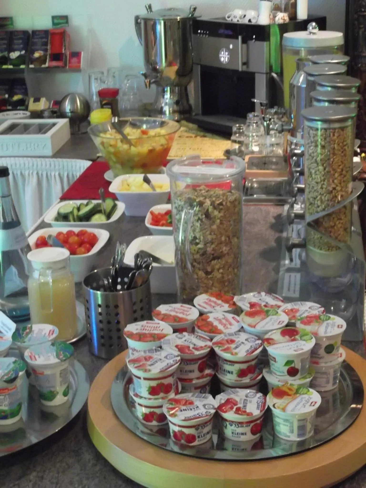 Buffet breakfast in Businesshotel & Appartements Stuttgart-Vaihingen