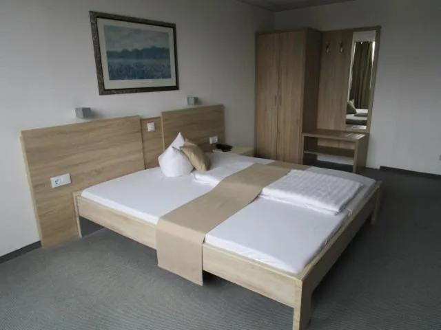 Bed in Businesshotel & Appartements Stuttgart-Vaihingen