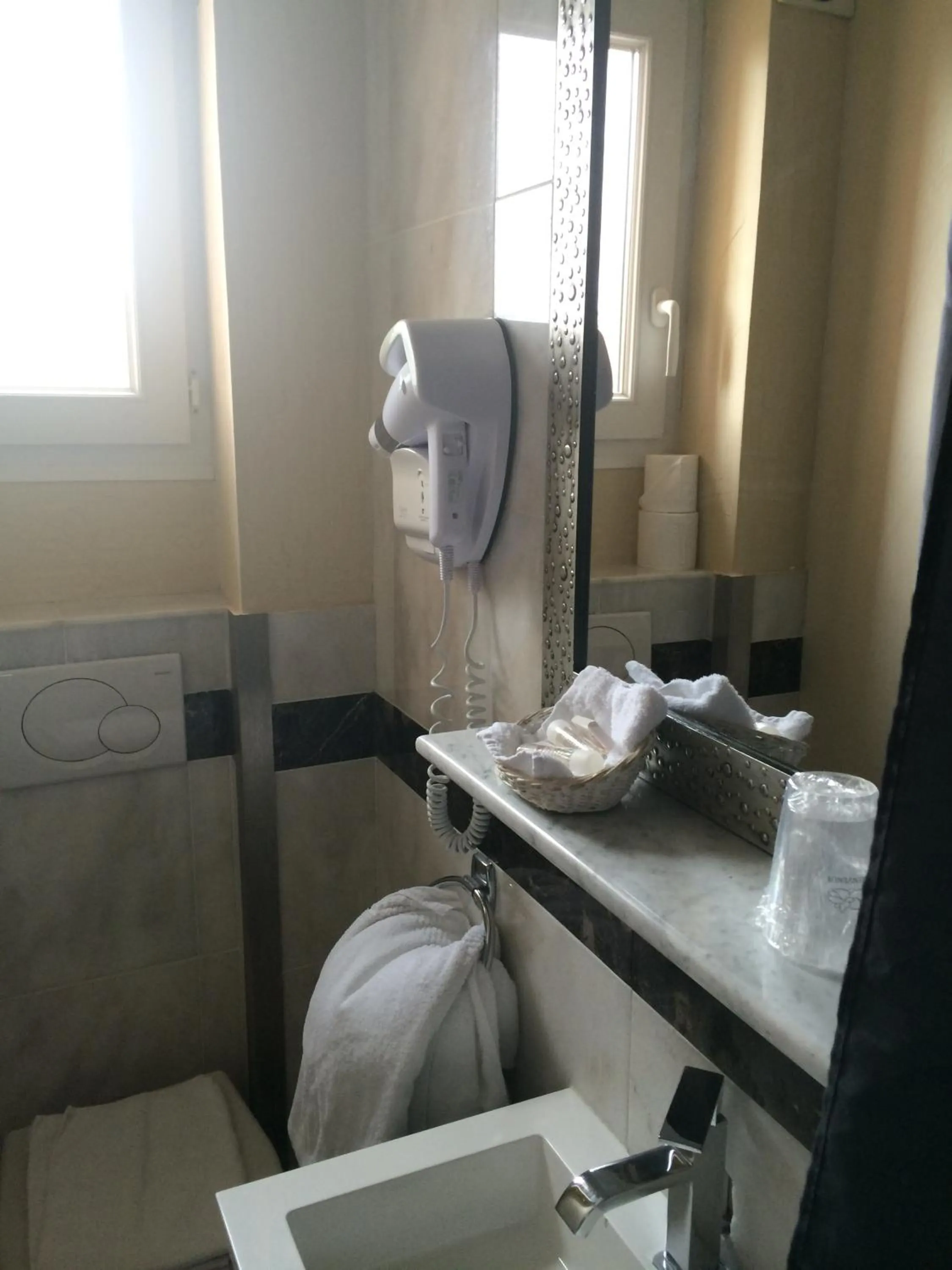 Bathroom in Hôtel Saint Alban