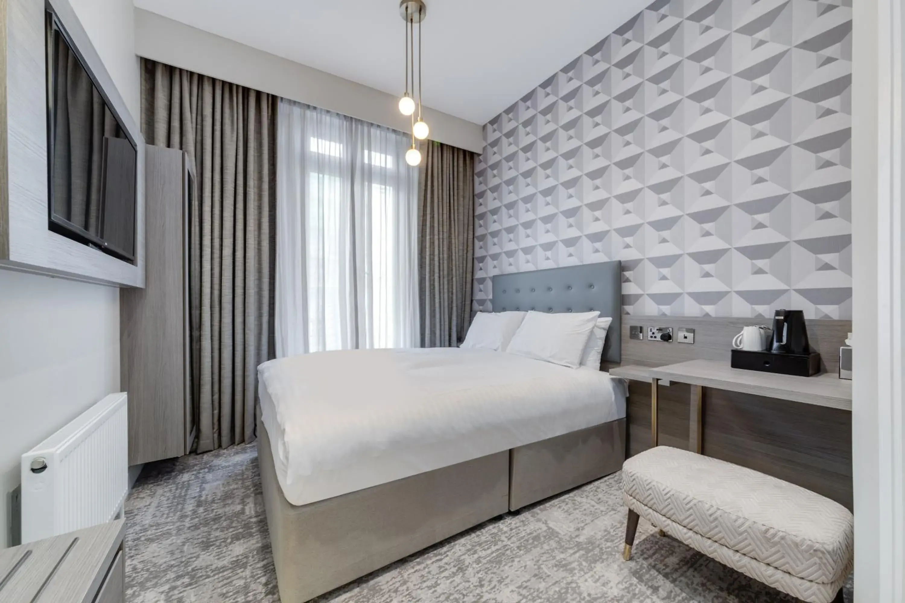 Superior Double Room in Mornington Victor Hotel London Belgravia Superior Double Room in Mornington Victor Hotel London Belgravia