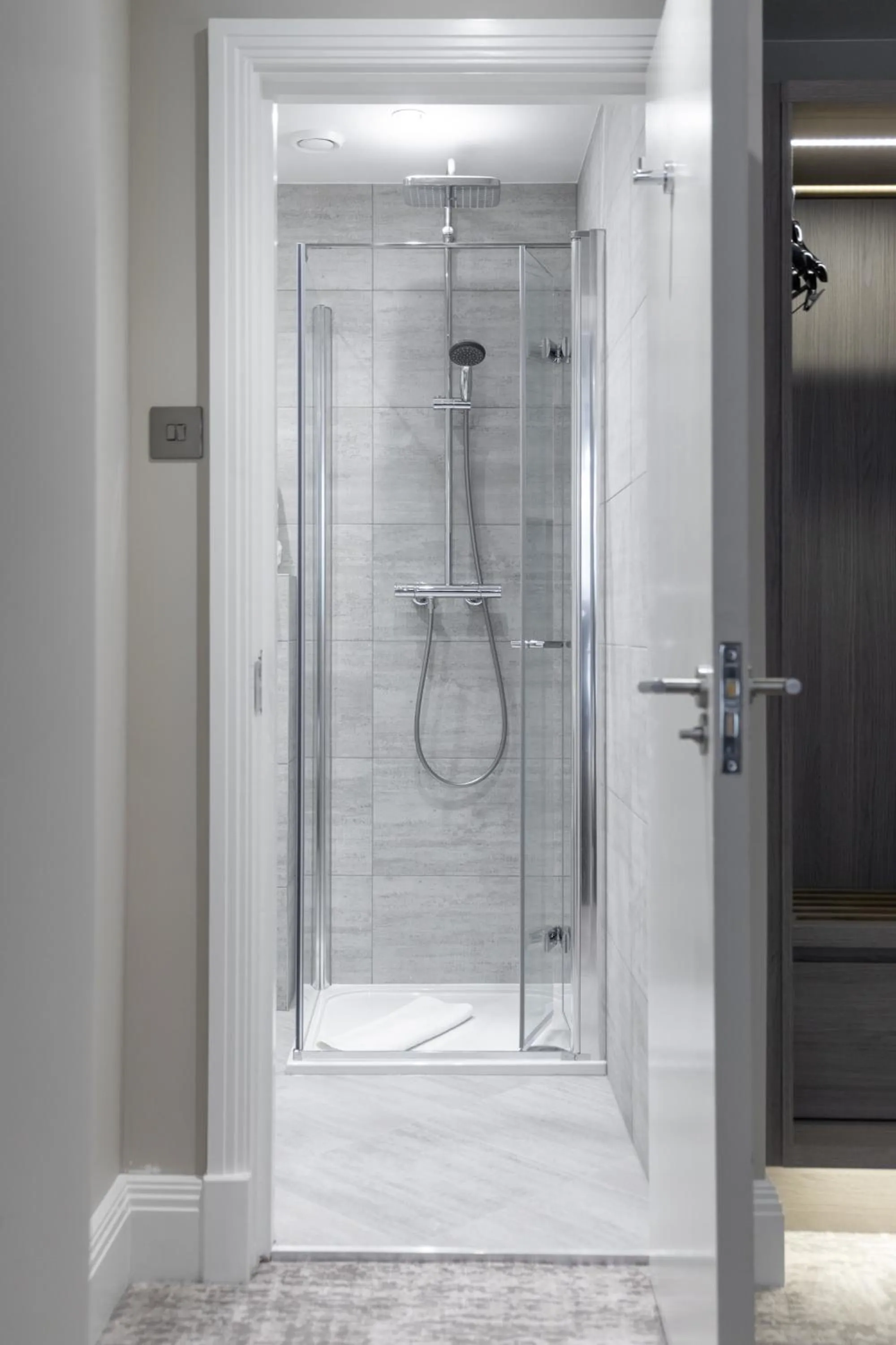 Bathroom in Mornington Victor Hotel London Belgravia