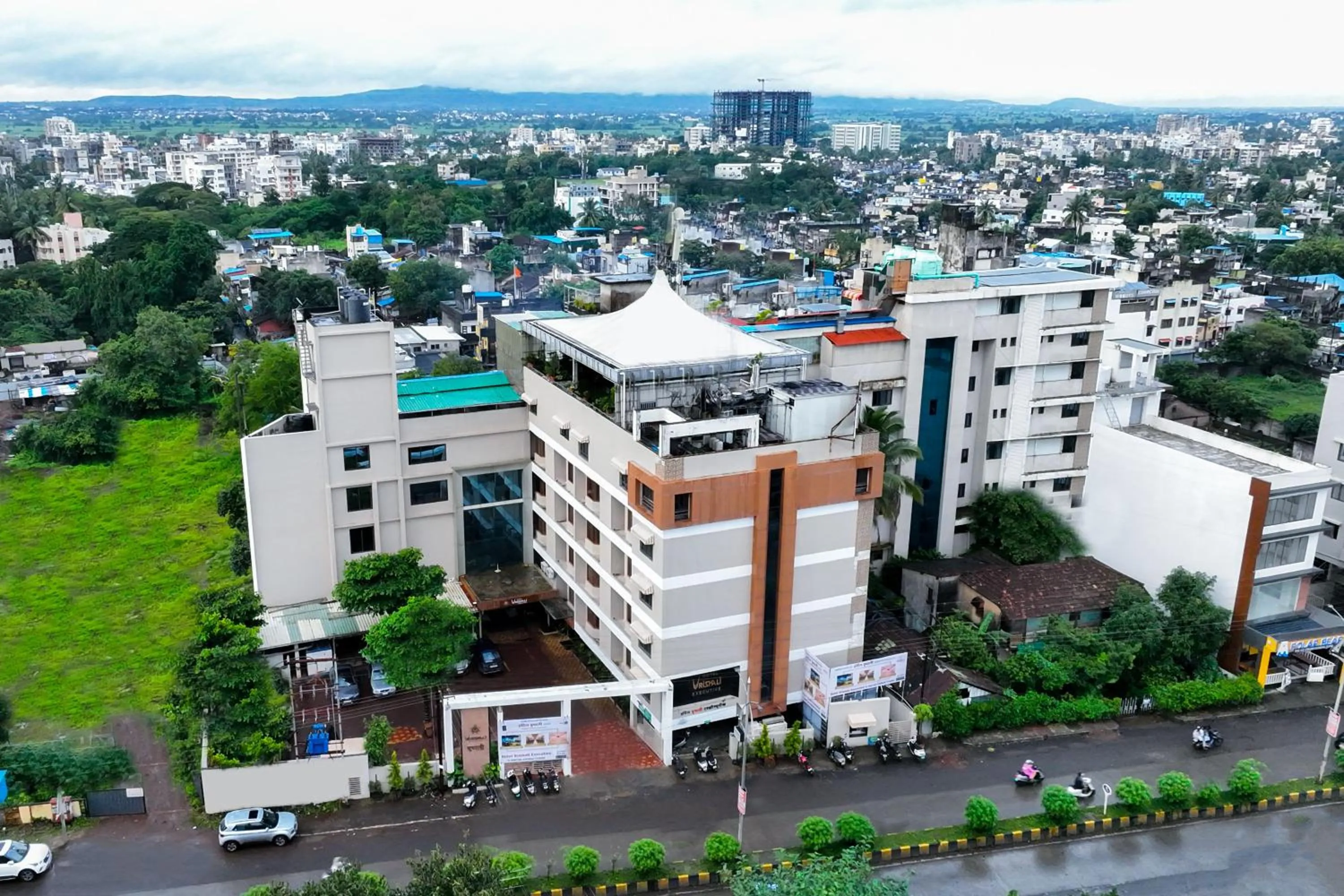 Property building in Hotel Vrishali Executive