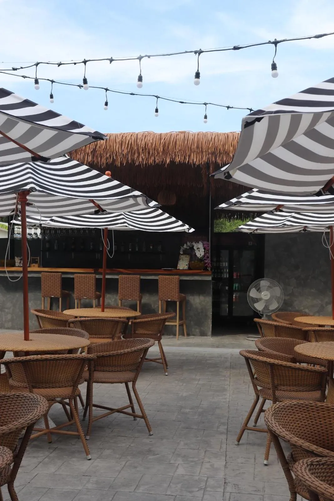 Restaurant/places to eat in Panphuree Residence - SHA Extra Plus