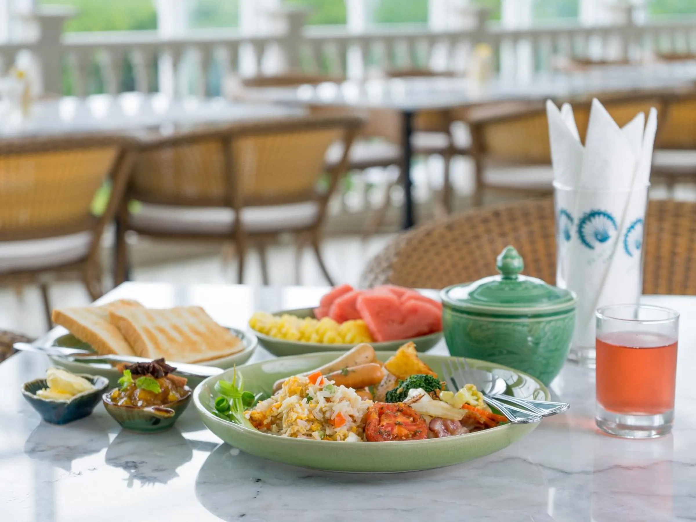 Restaurant/places to eat in Panphuree Residence - SHA Extra Plus