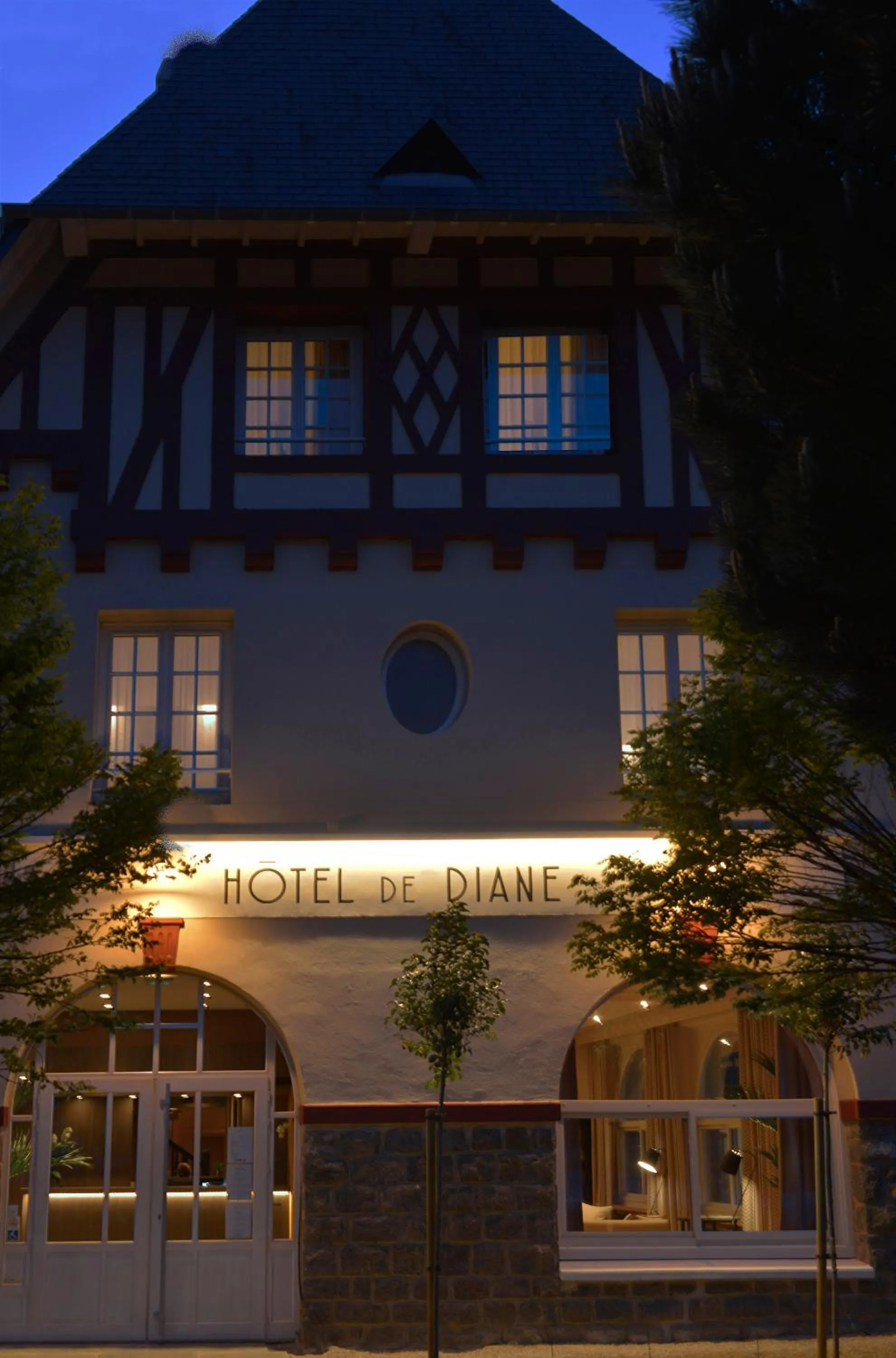 Property building in Hotel De Diane