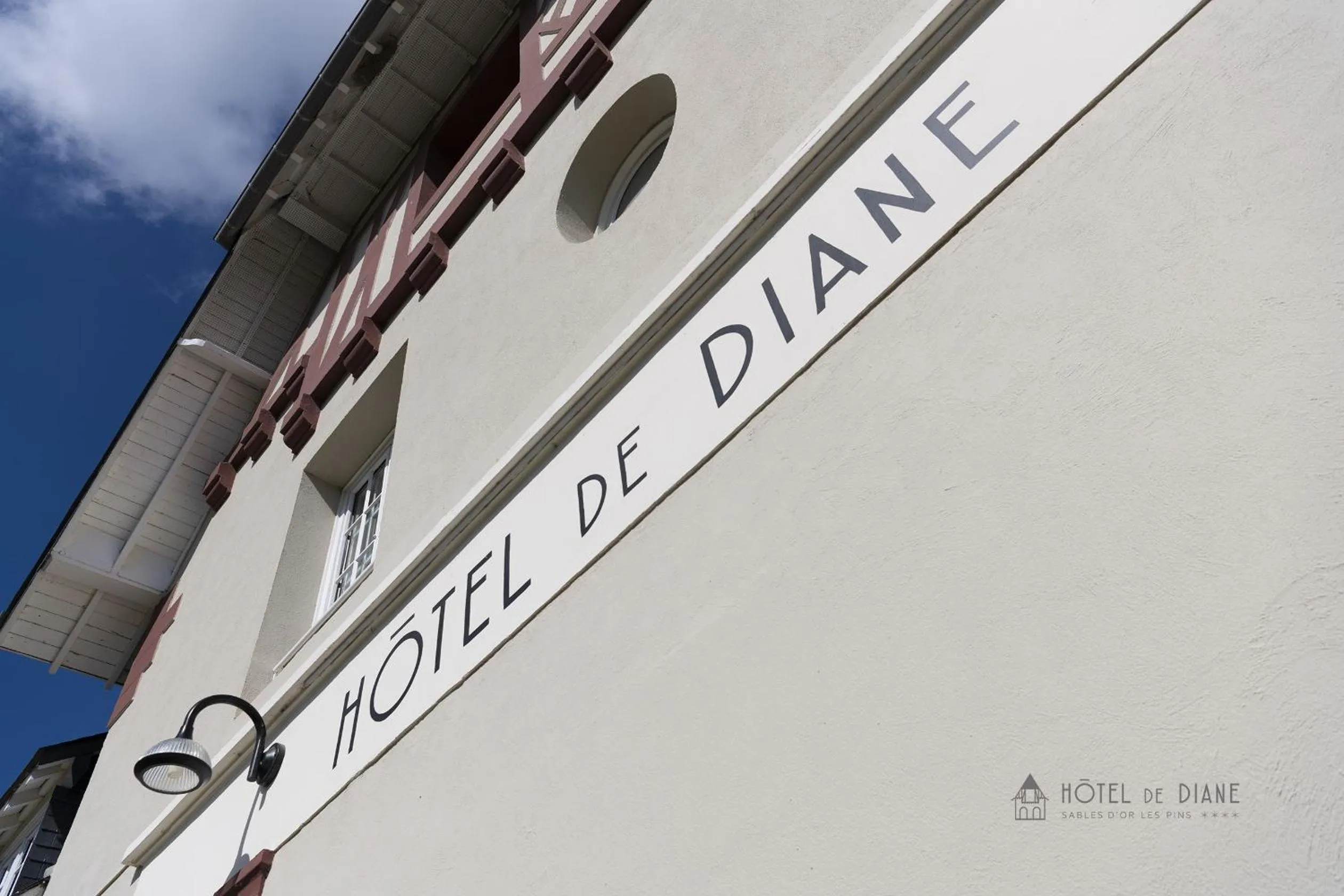 Property building in Hotel De Diane