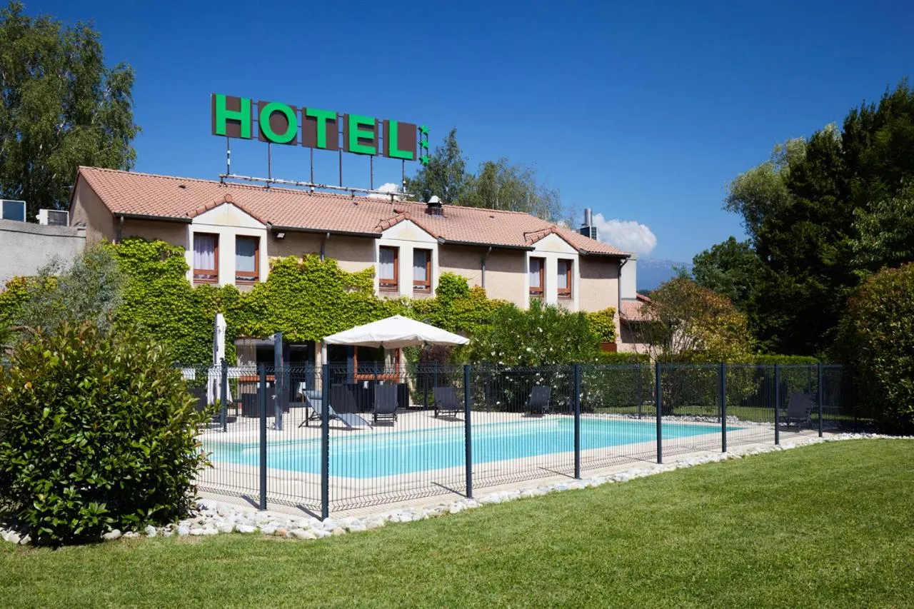 Garden in Hôtel des Trois Massifs