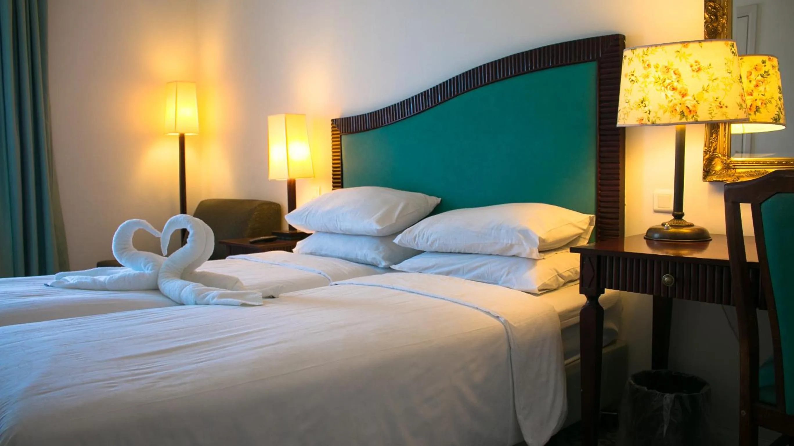 Photo of the whole room, Bed in Jerusalem Gold Hotel