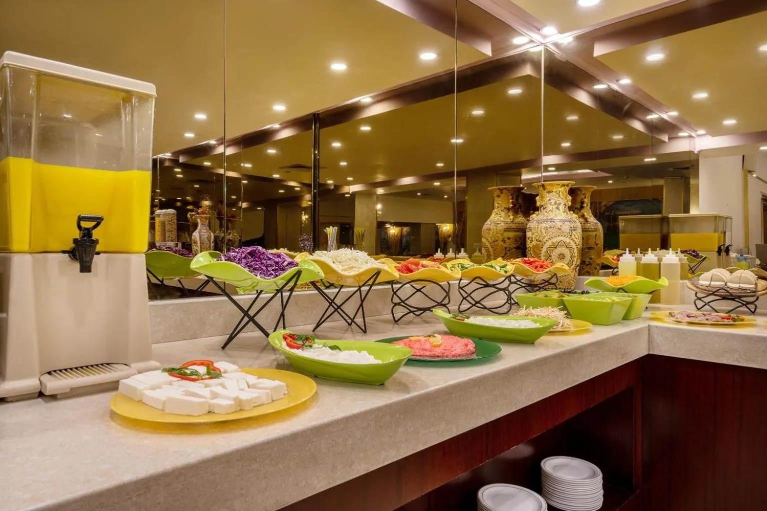 Restaurant/places to eat in Jerusalem Gold Hotel