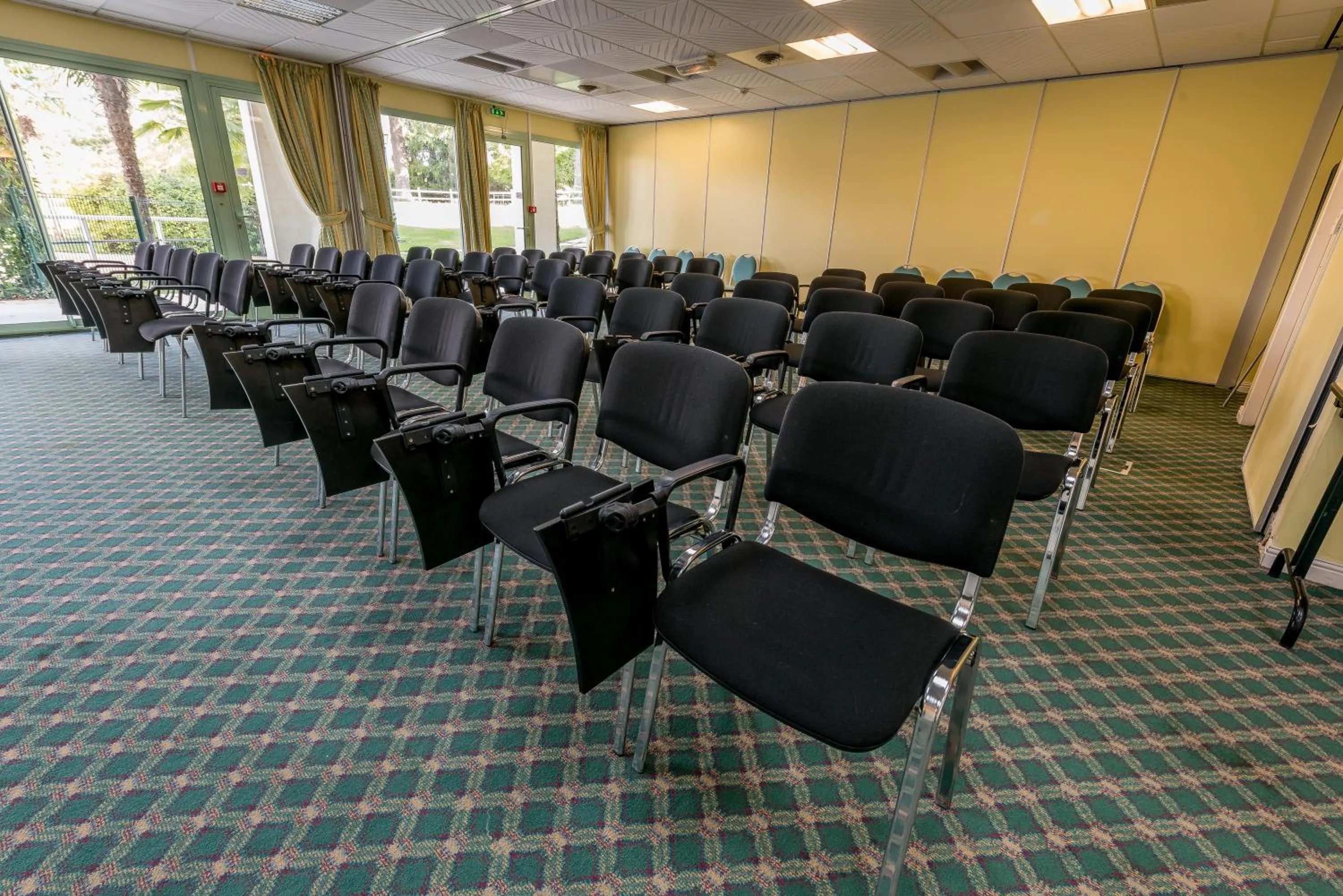 Meeting/conference room in Logis Hôtels- Hôtel et Restaurant Domaine de Fompeyre
