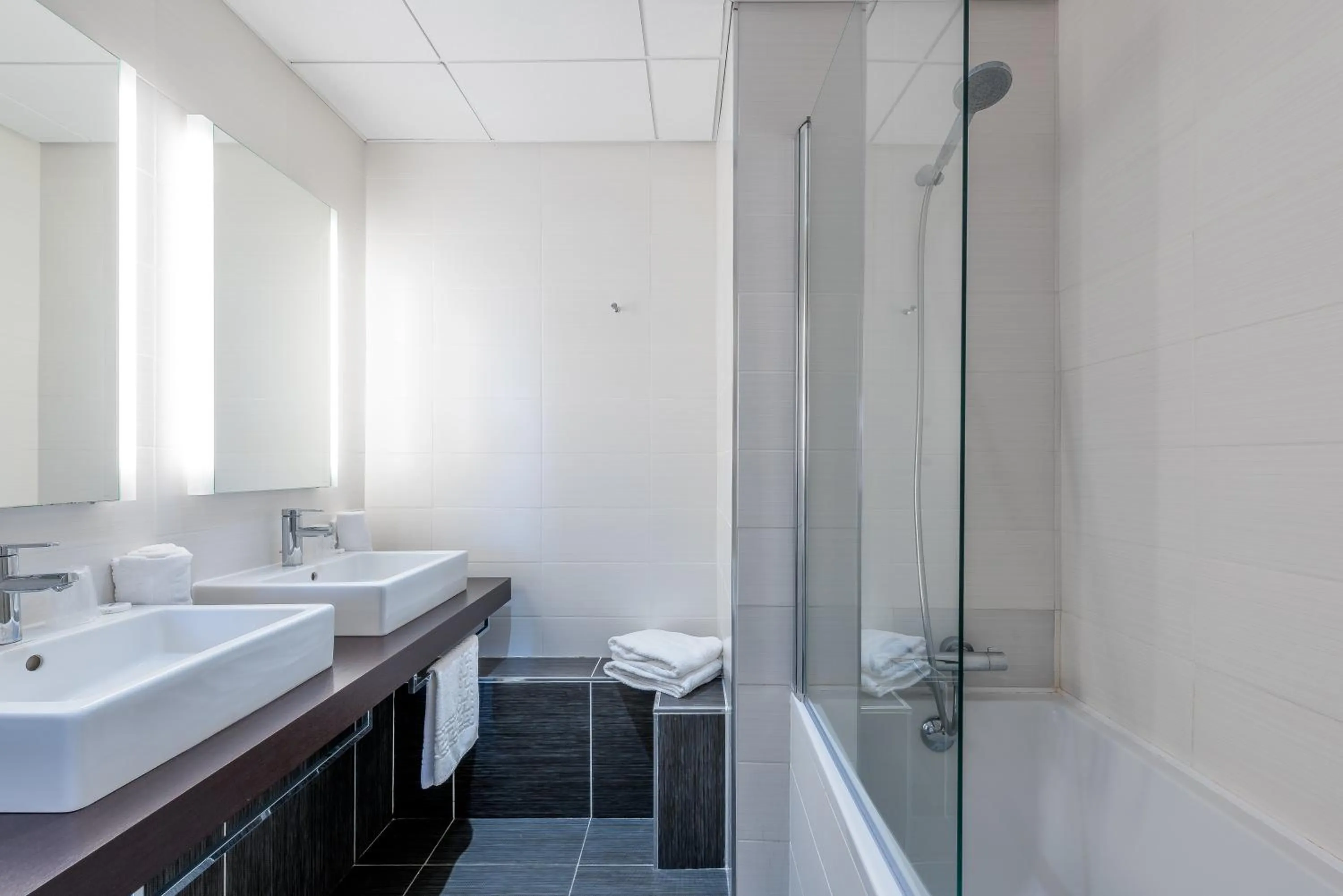 Bathroom in Logis Hôtels- Hôtel et Restaurant Domaine de Fompeyre