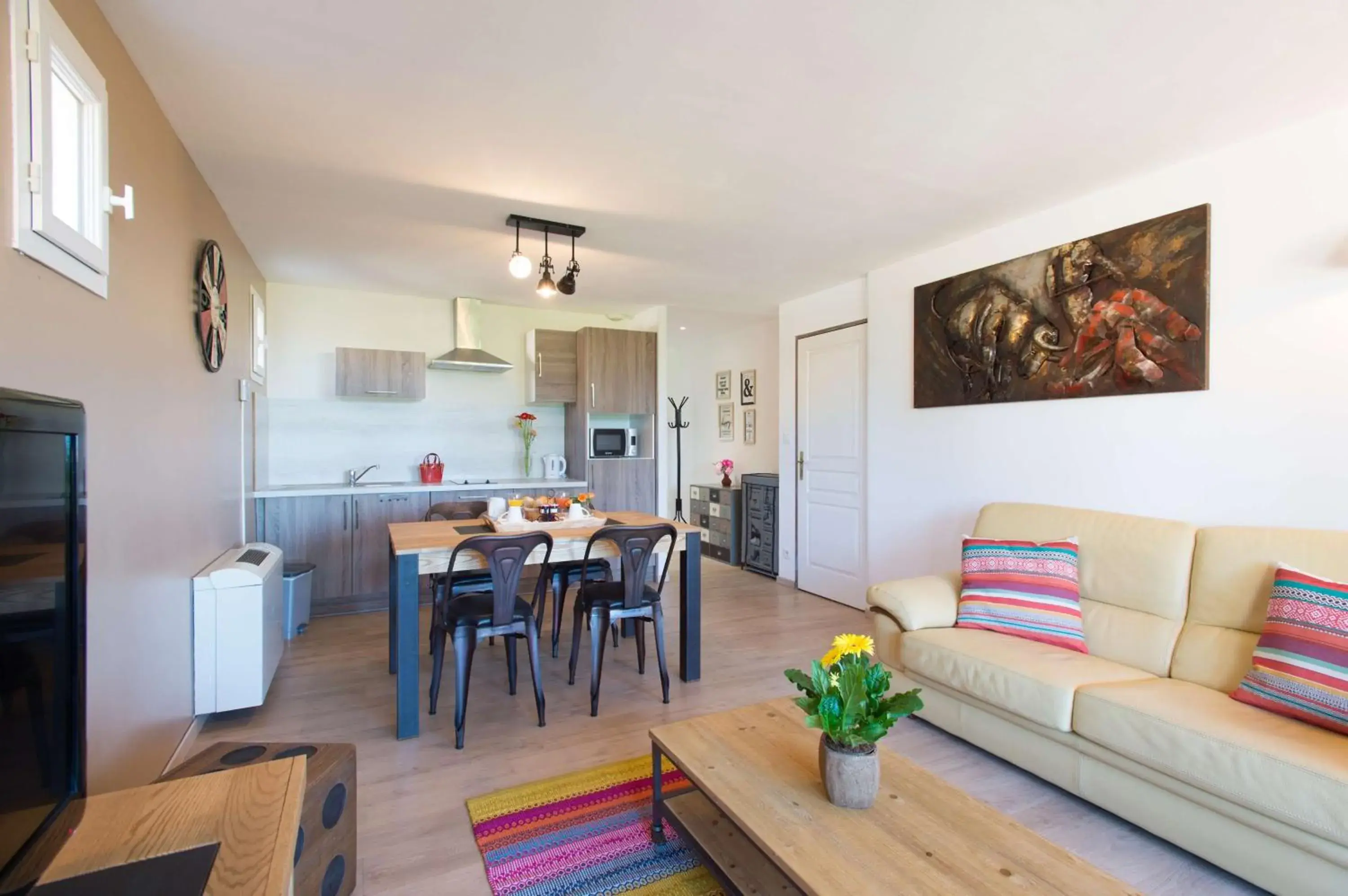 Two-Bedroom Family Suite with Terrace - Non-Smoking in Best Western Hôtel Aurélia Two-Bedroom Family Suite with Terrace - Non-Smoking in Best Western Hôtel Aurélia