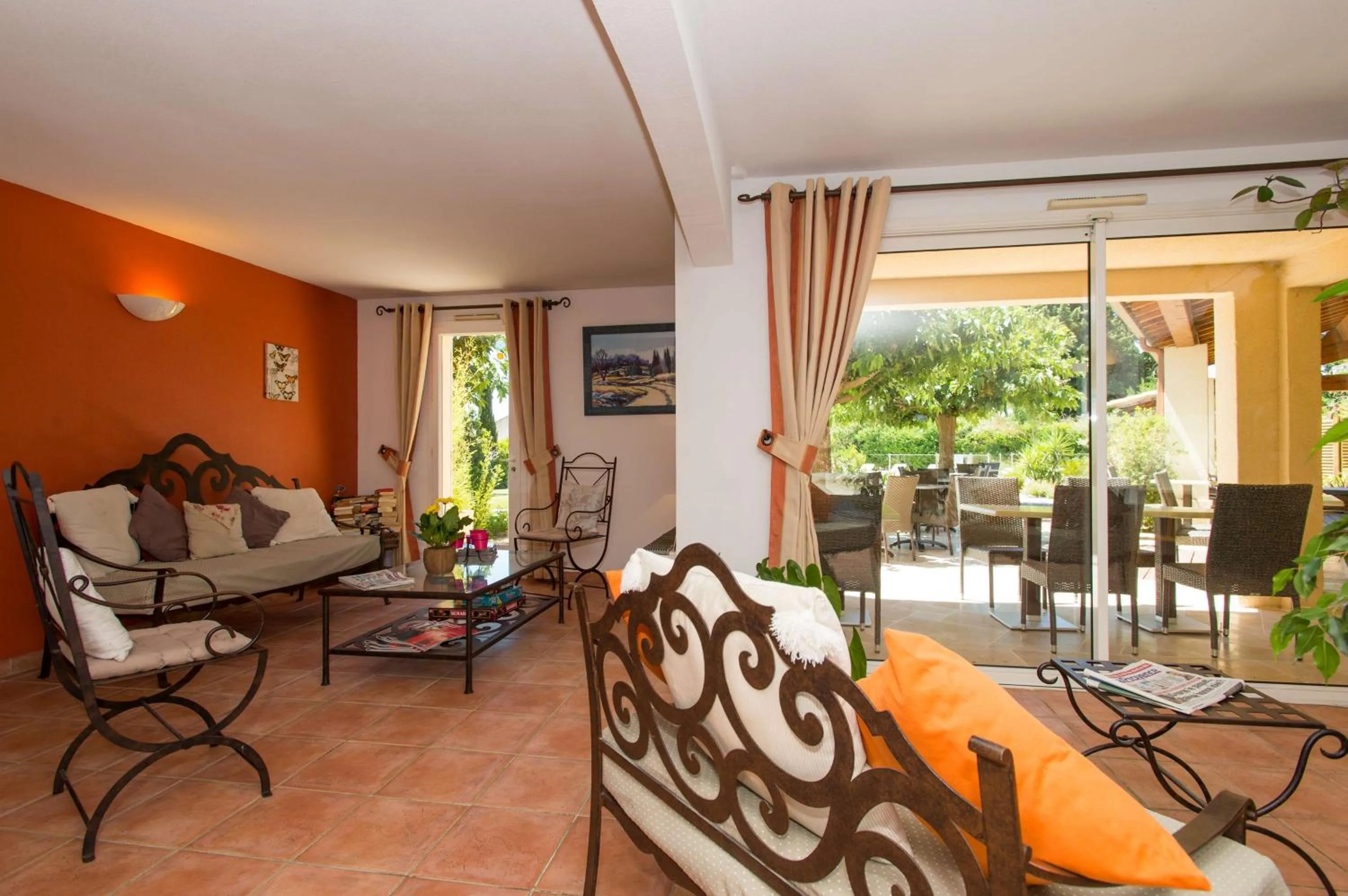 Lobby or reception in Best Western Hôtel Aurélia