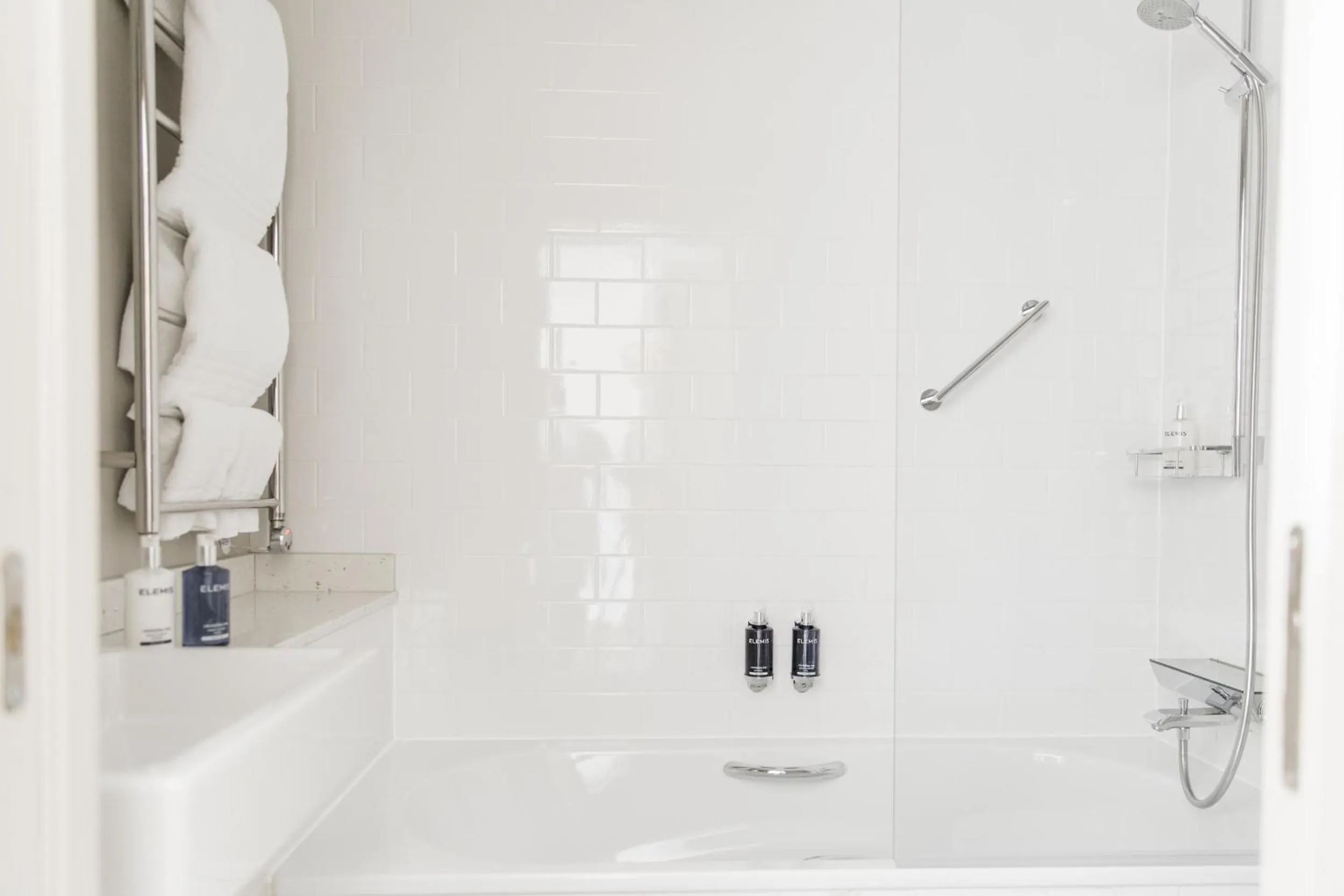 Shower in Dart Marina Hotel