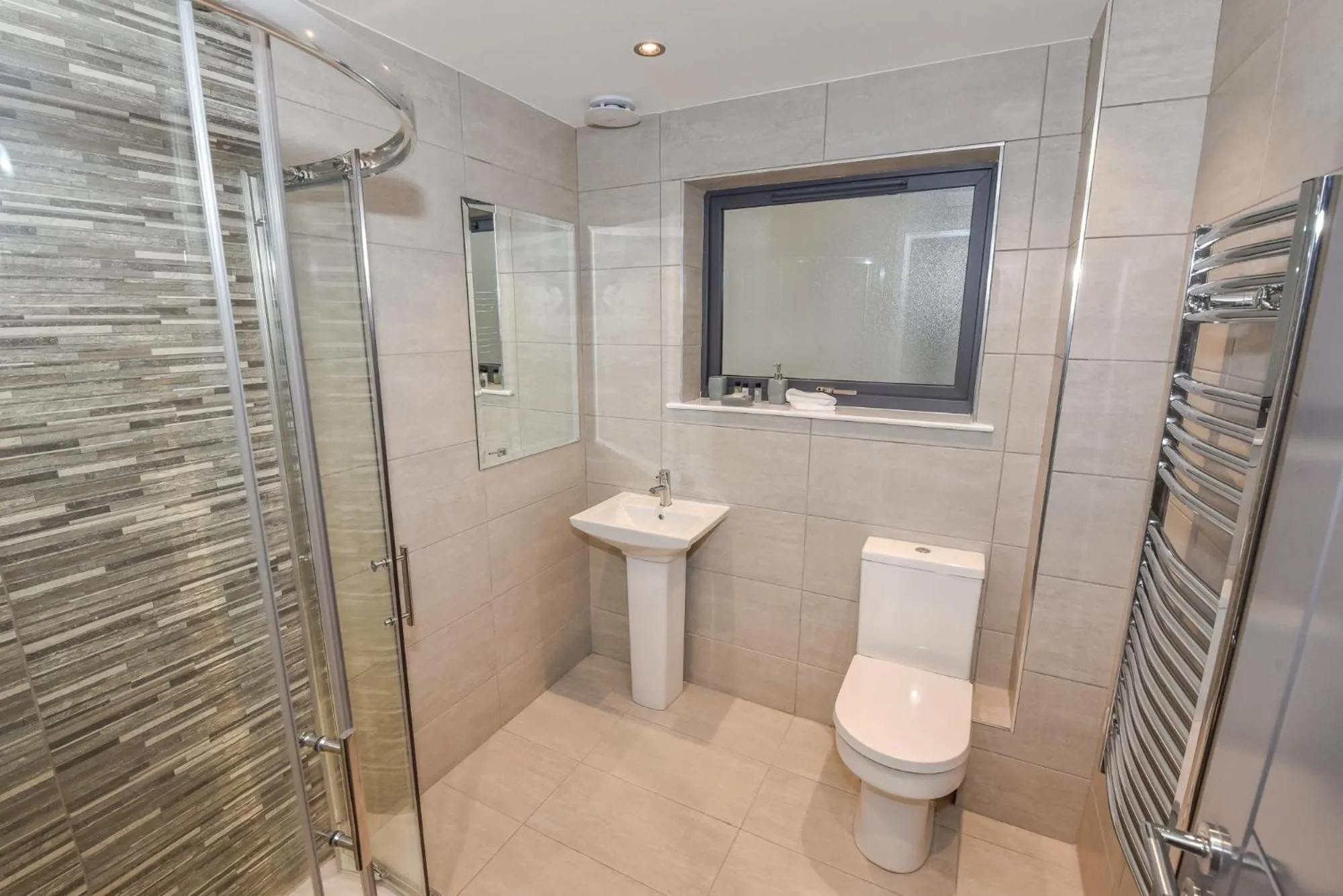 Shower in Dream Apartments St Thomas Hall