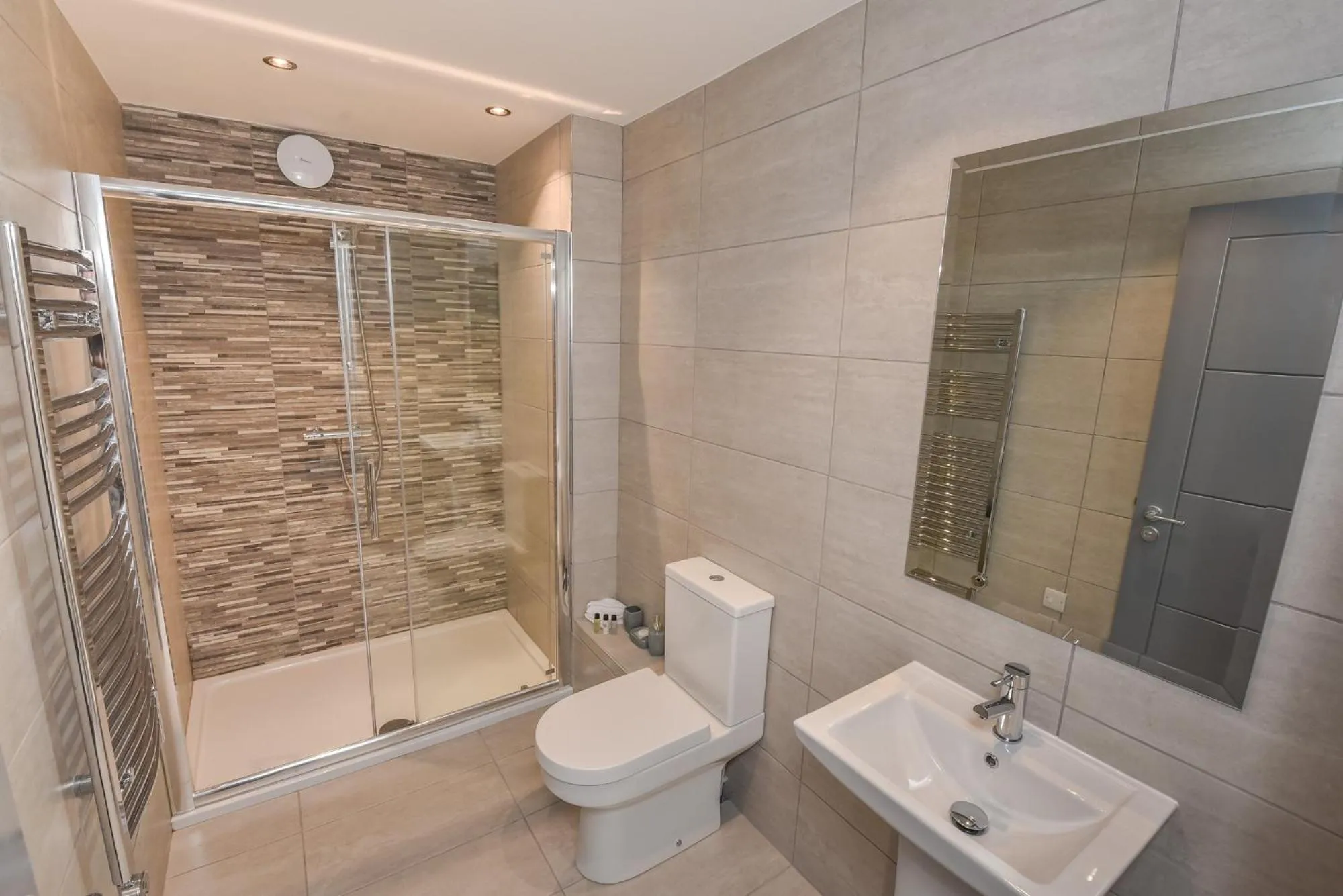 Shower in Dream Apartments St Thomas Hall