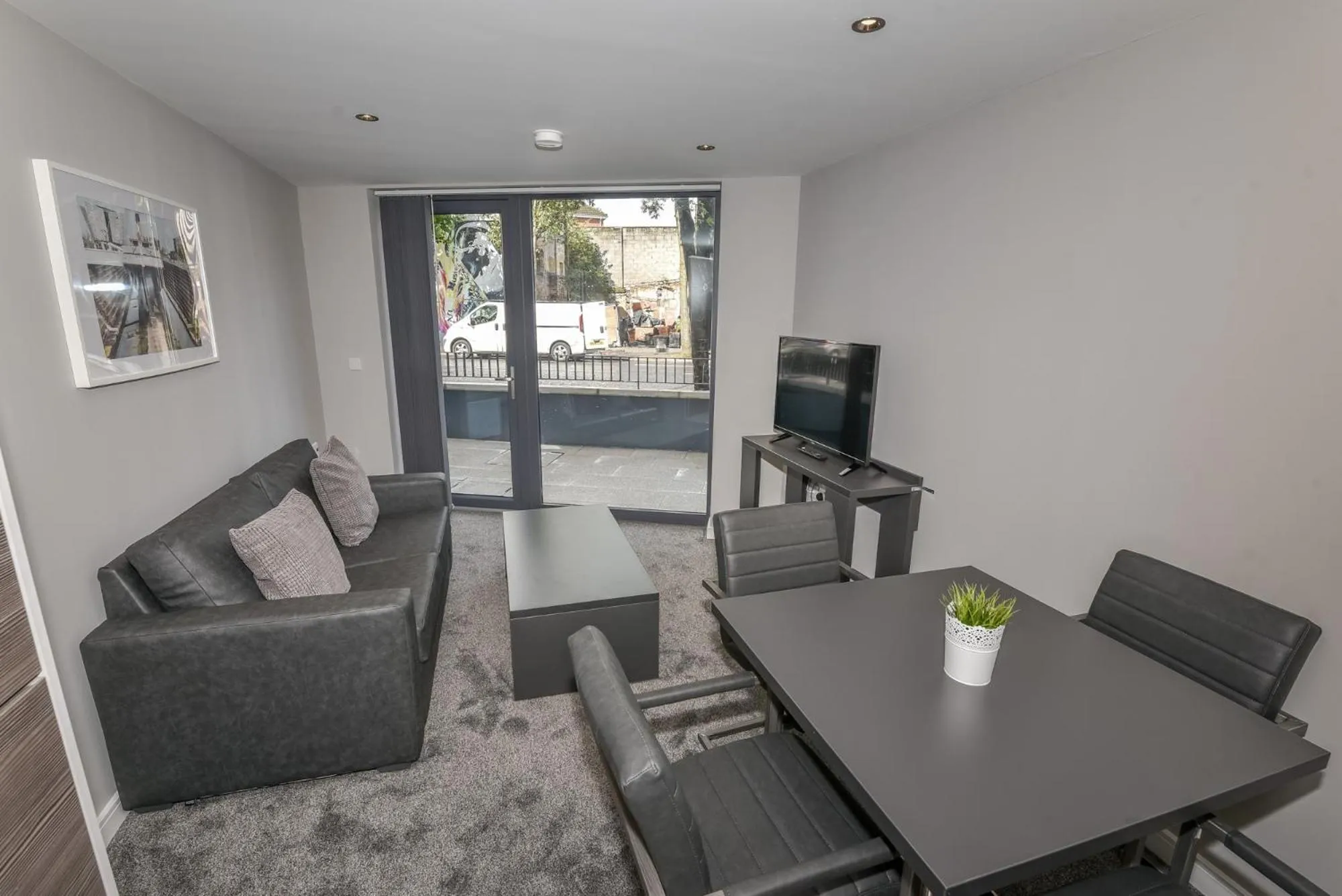 TV and multimedia in Dream Apartments St Thomas Hall