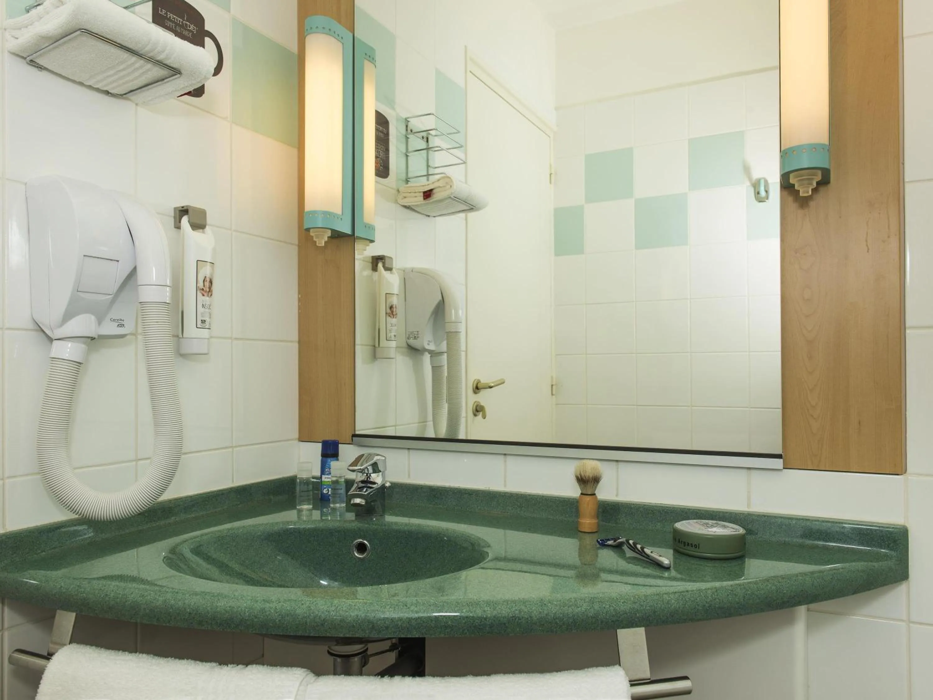 Bedroom in ibis La Bresse Gérardmer