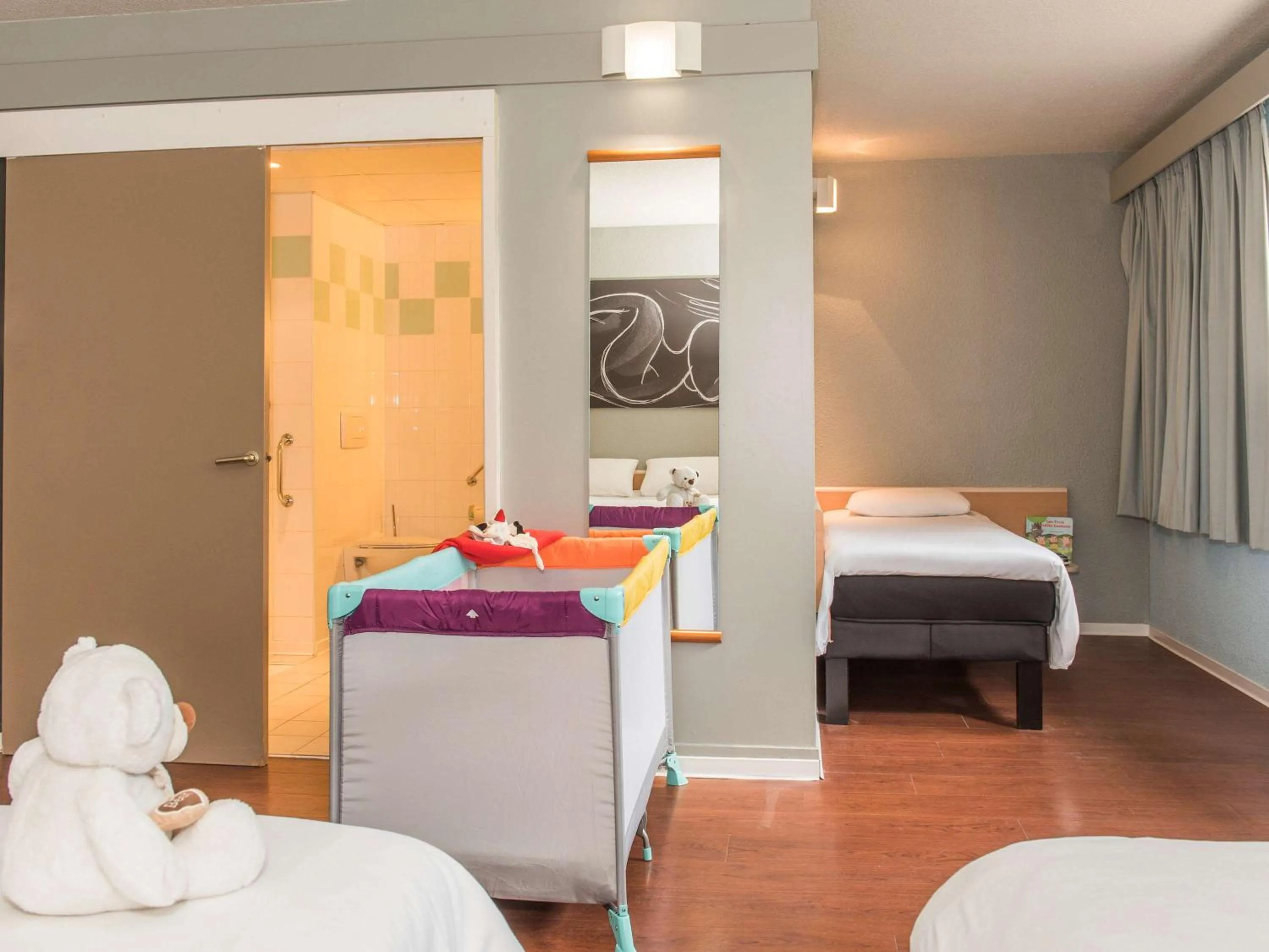 Photo of the whole room, Bed in ibis La Bresse Gérardmer