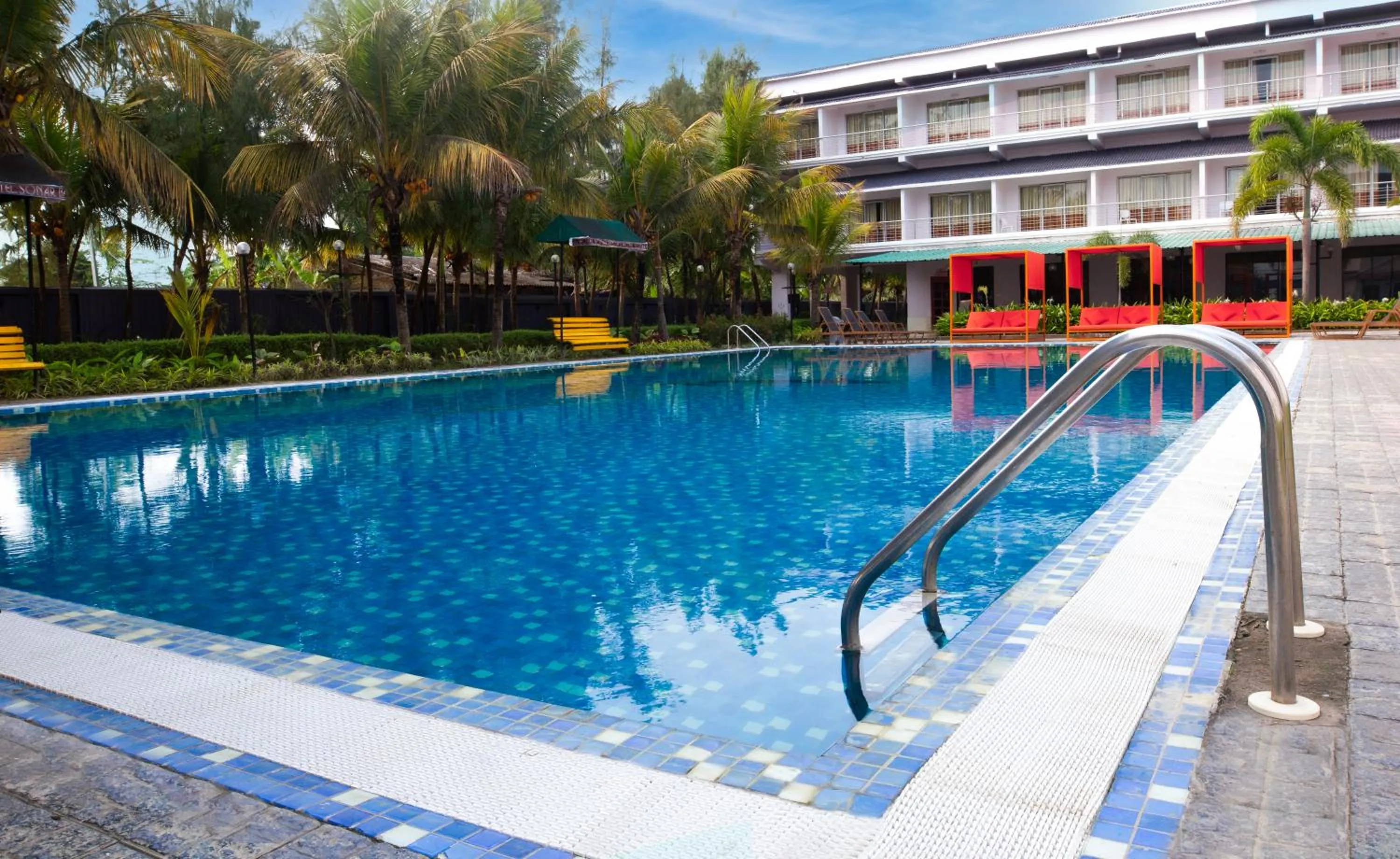 Swimming pool in Hotel Sonar Bangla Mandarmoni