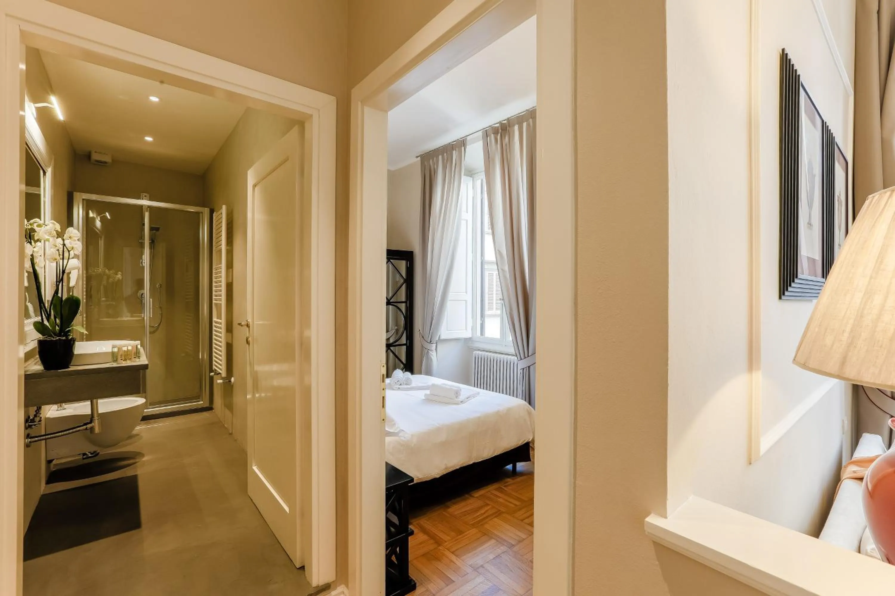 Bathroom, Bed in Relais Tosinghi