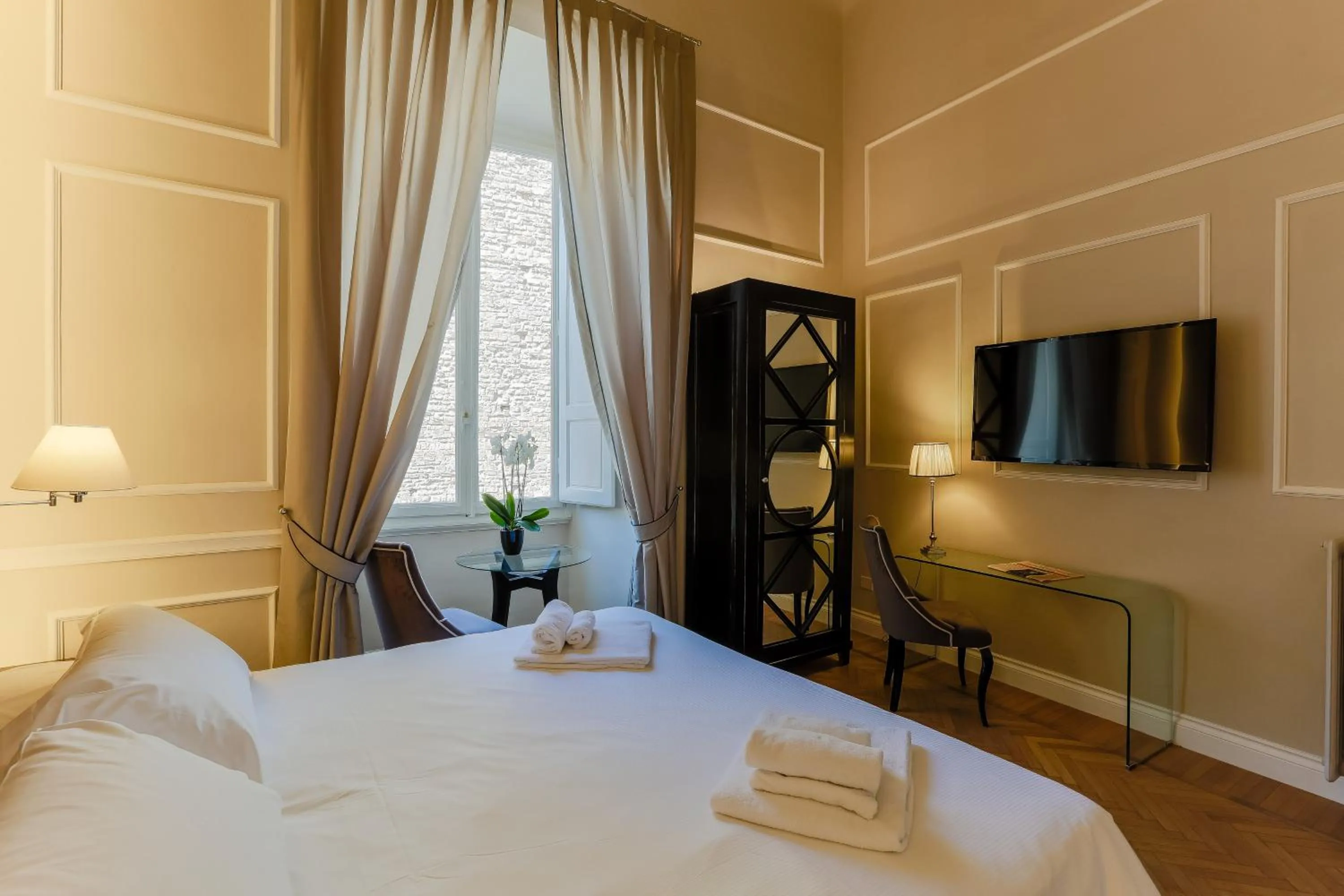 Photo of the whole room, Bed in Relais Tosinghi