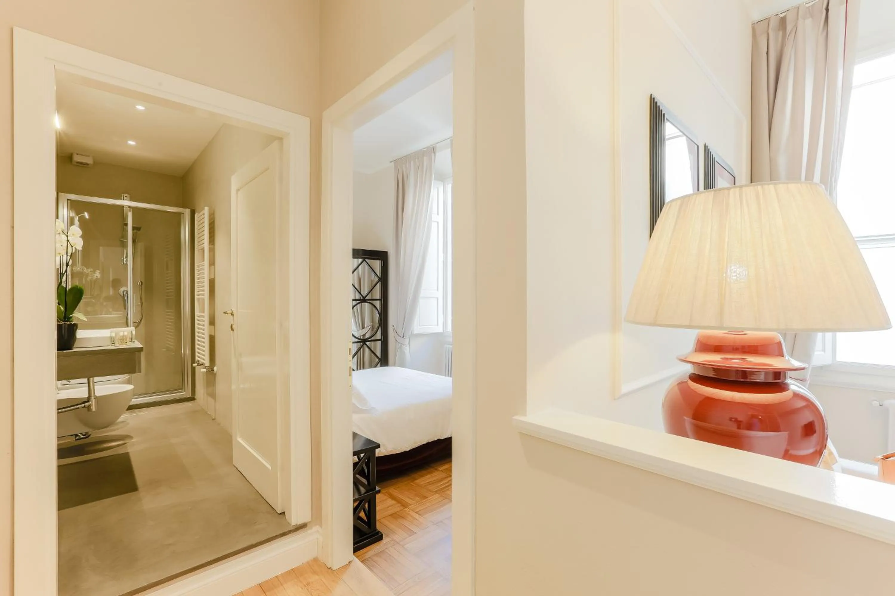 Shower, Bed in Relais Tosinghi