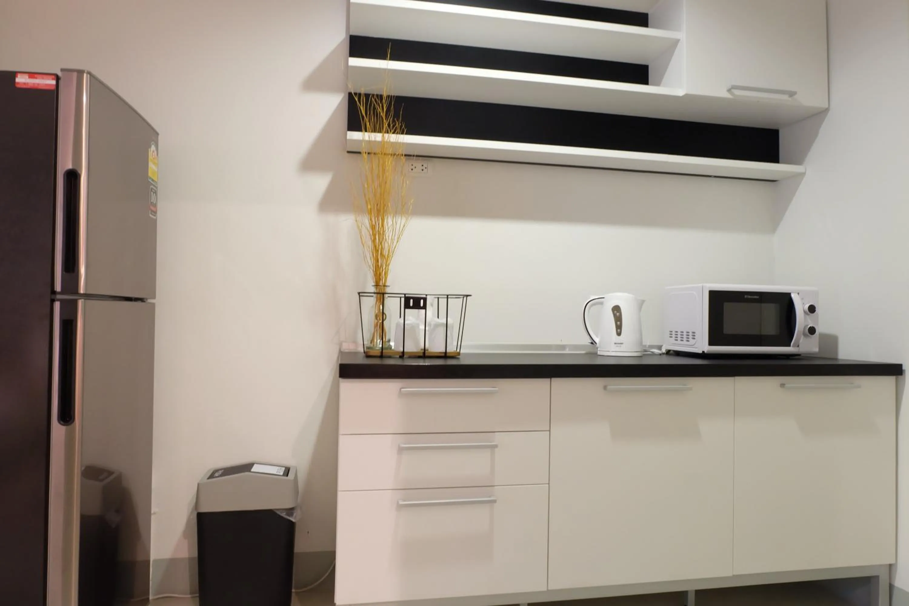 Photo of the whole room in DewyHouse