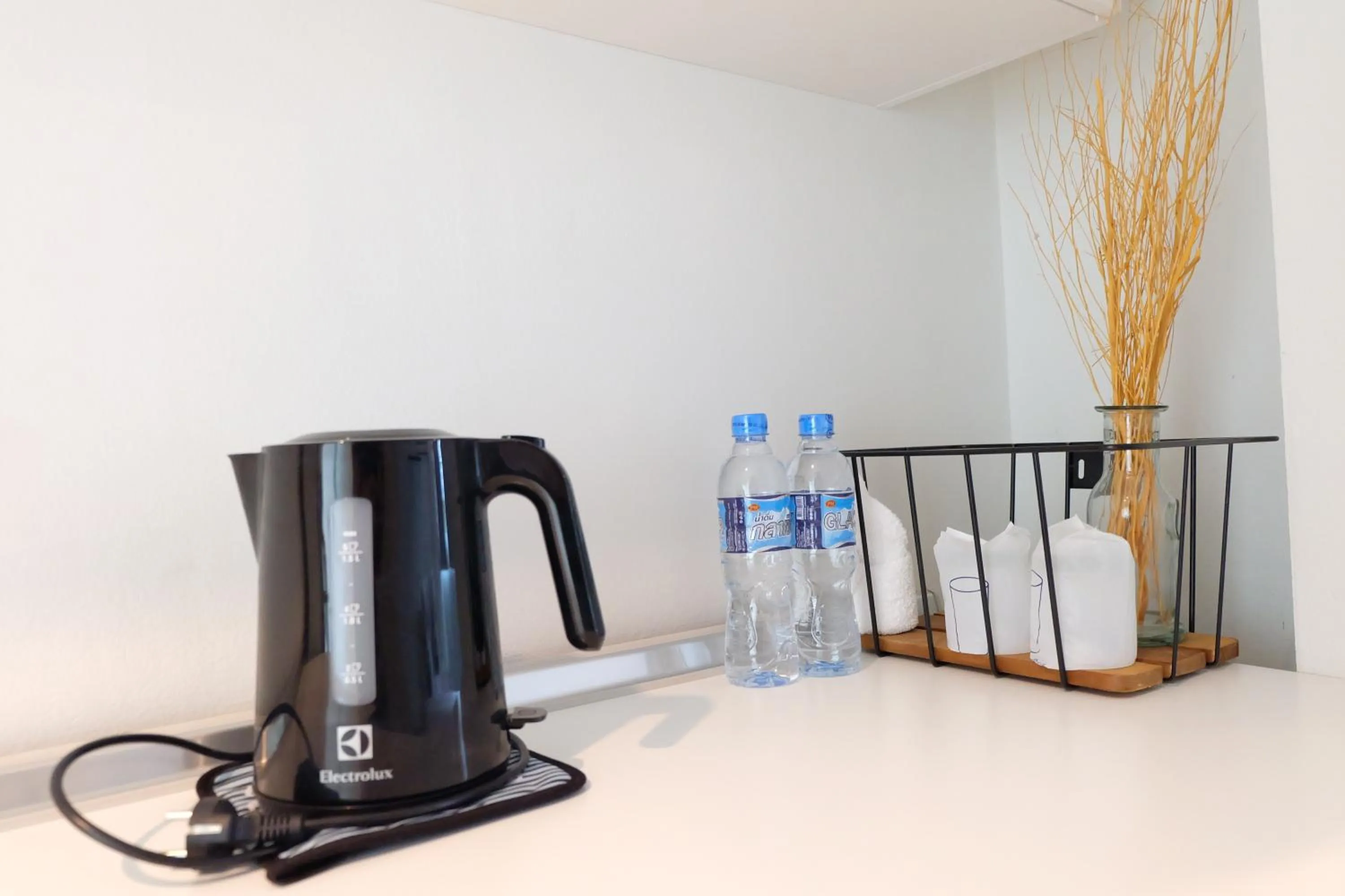 Photo of the whole room in DewyHouse