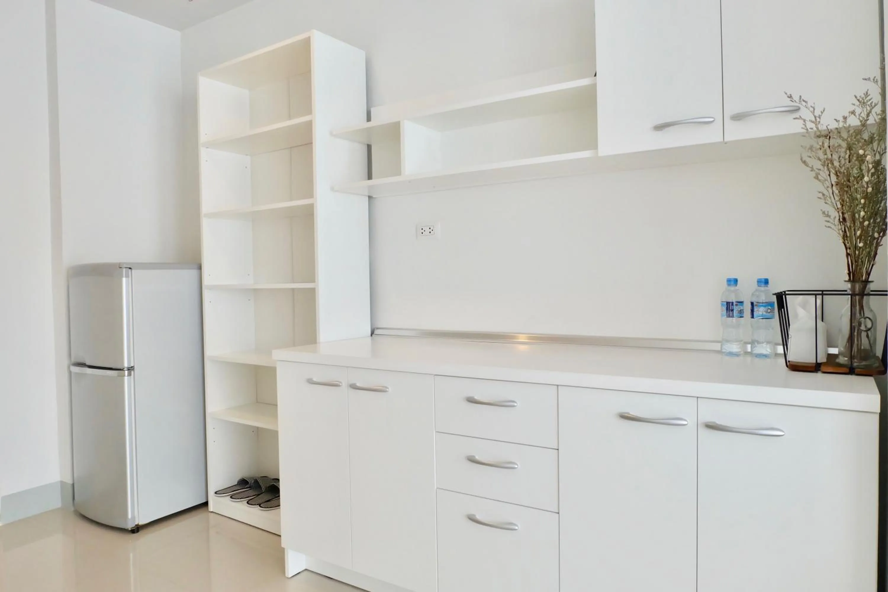 Photo of the whole room in DewyHouse