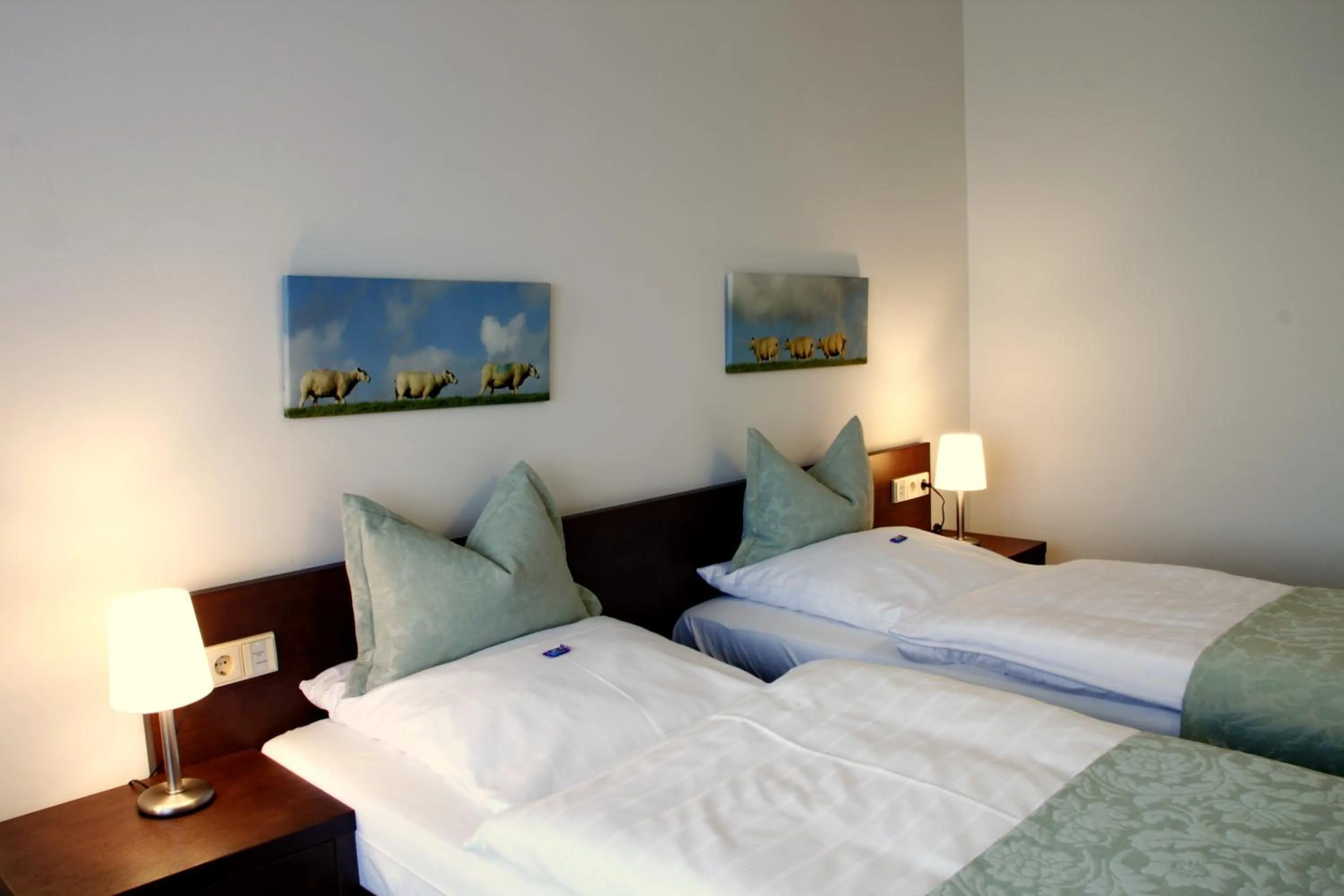 Photo of the whole room, Bed in Hotel Landhaus Pollmeyer