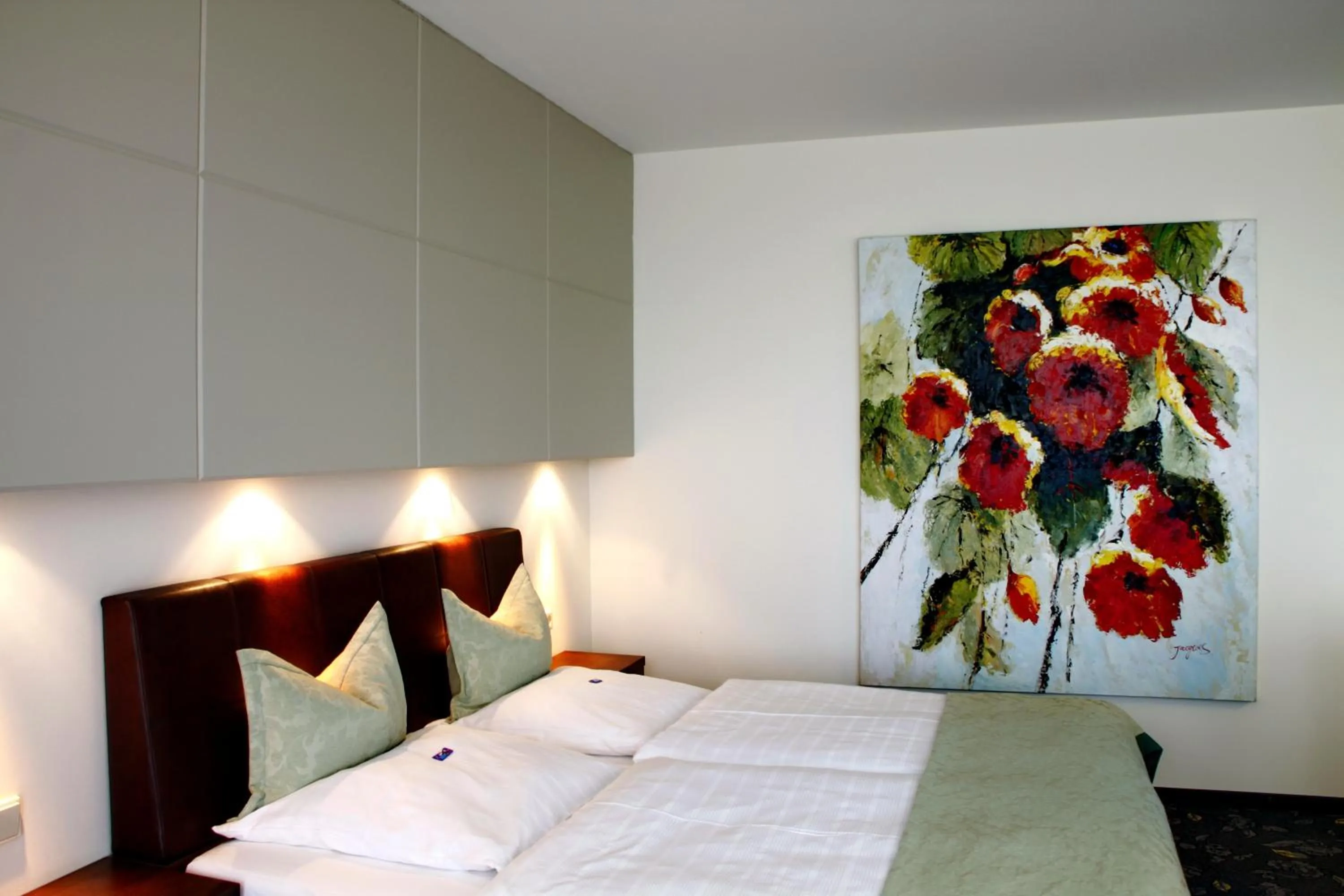 Photo of the whole room, Bed in Hotel Landhaus Pollmeyer