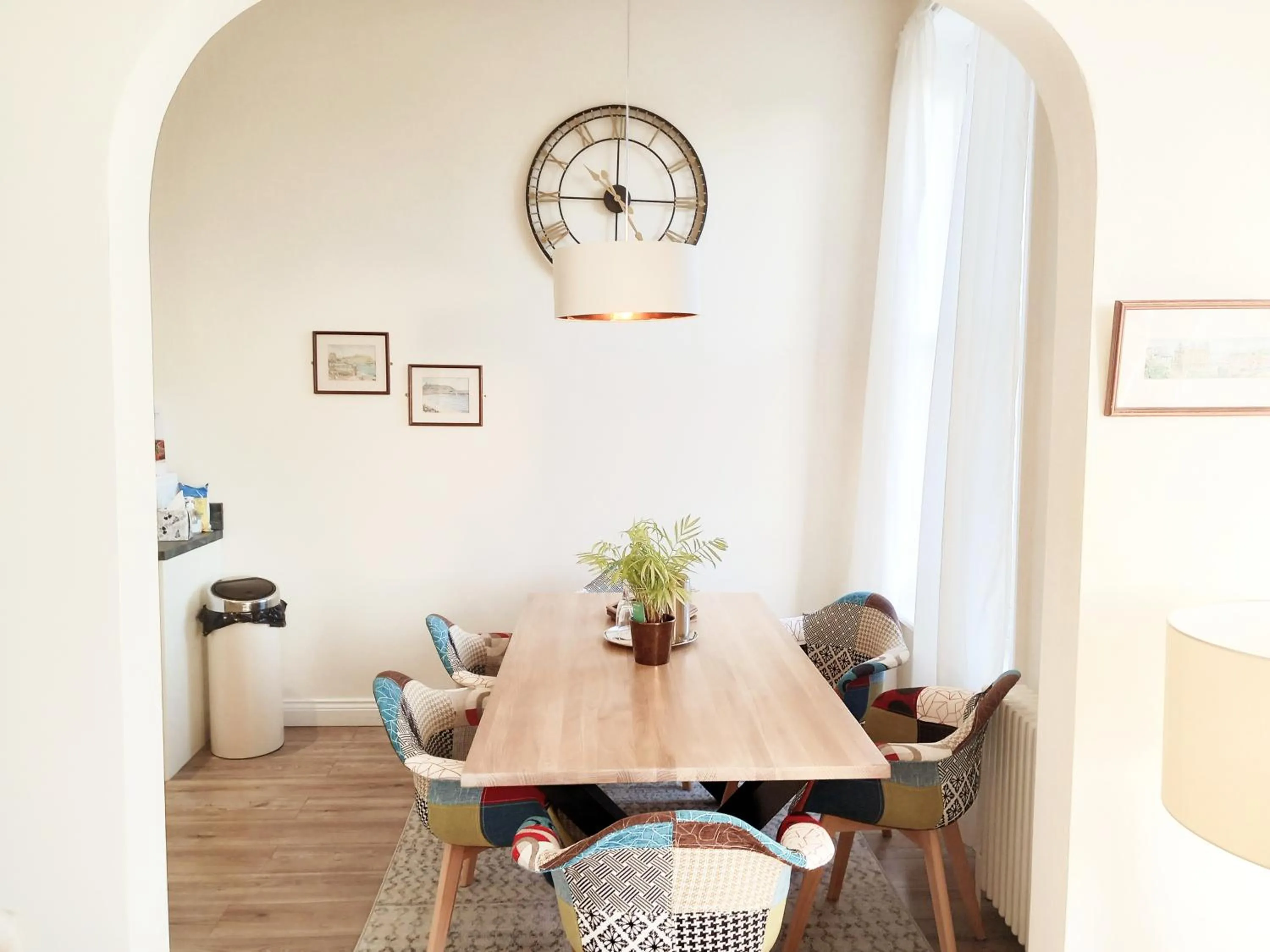 Living room in Mansion House