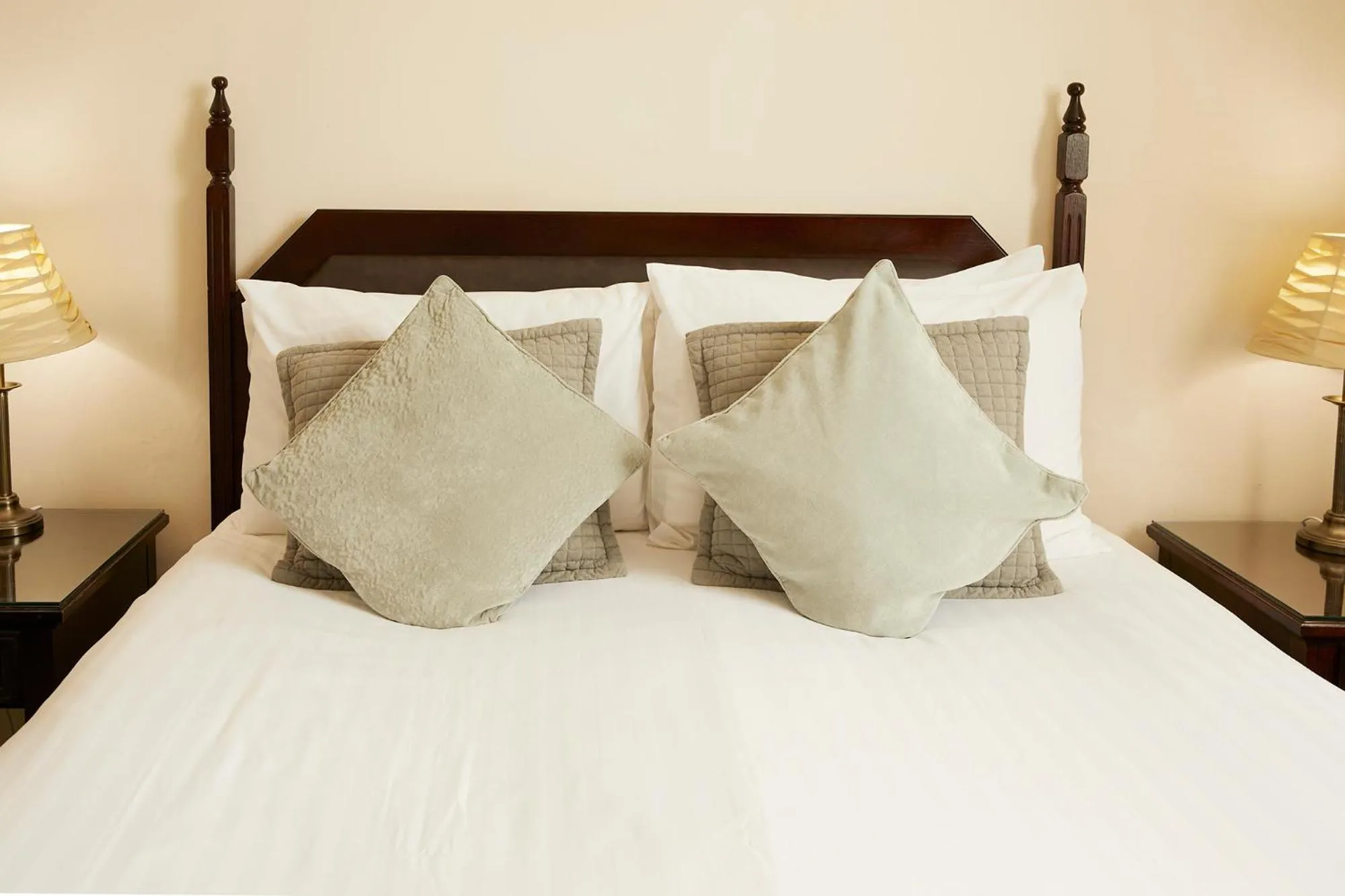 Bed in Mansion House