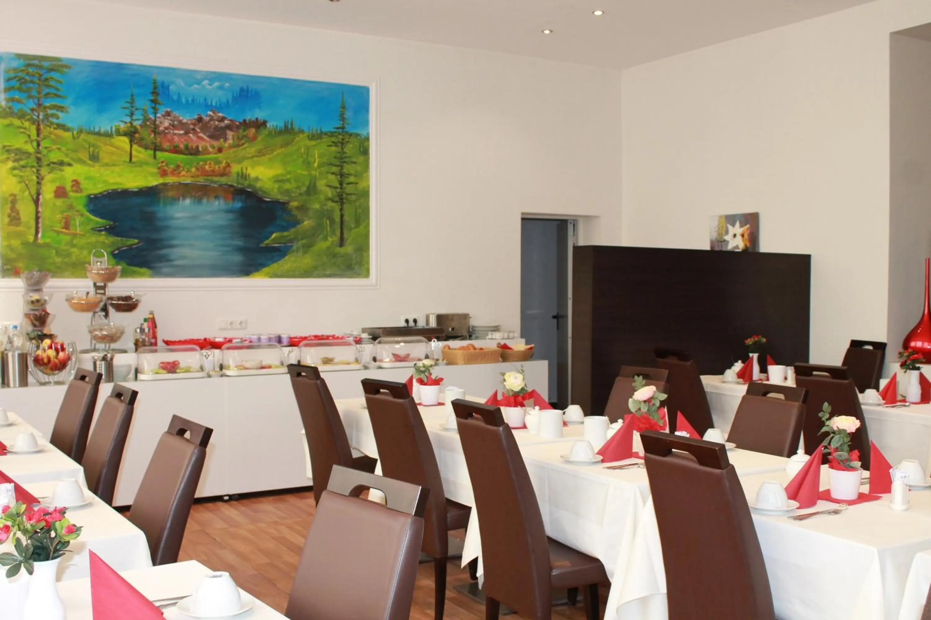 Restaurant/places to eat in Aariana Hotel