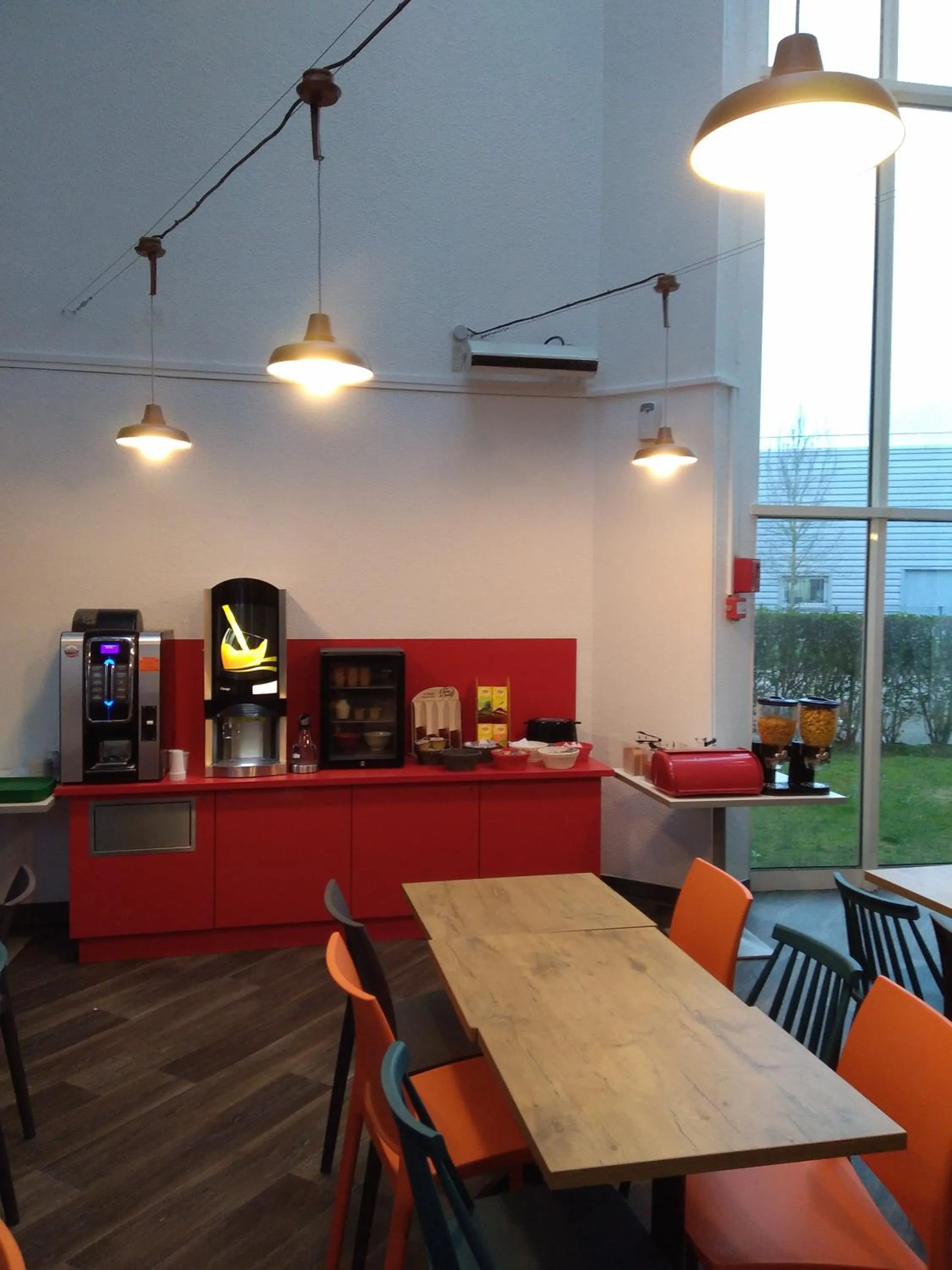 Lounge or bar in Hotel F1 Maurepas