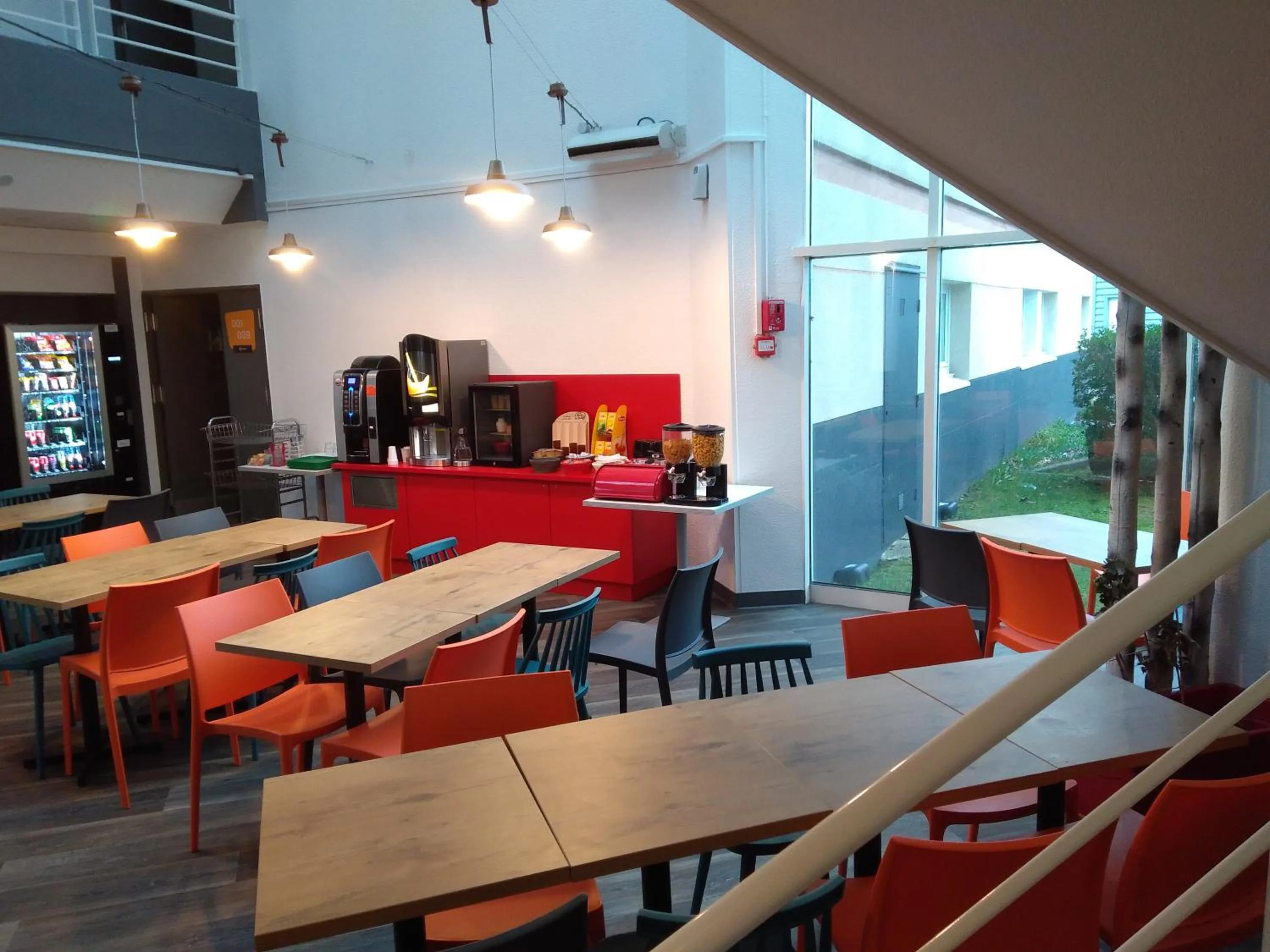 Lounge or bar in Hotel F1 Maurepas