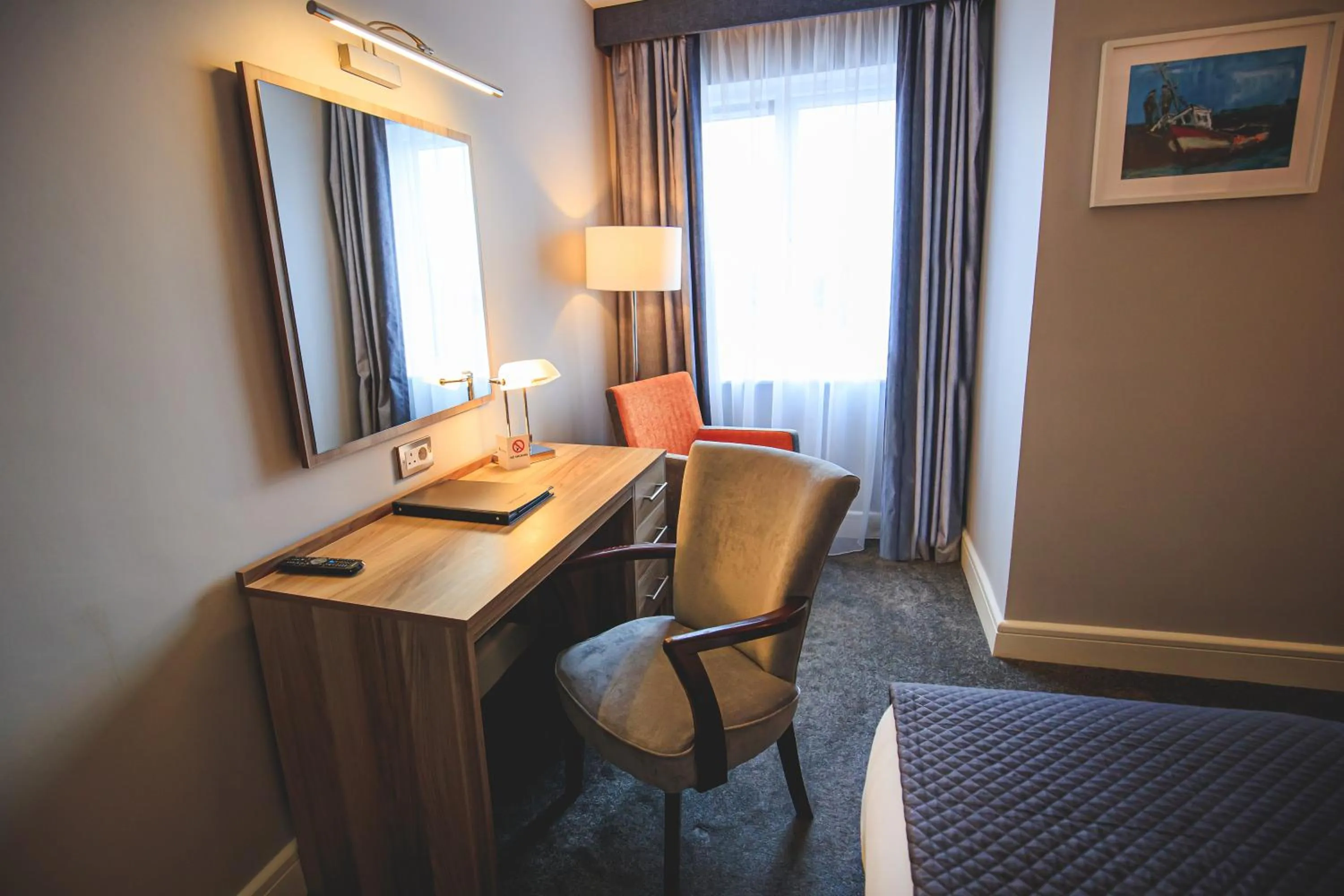 Seating area, Bed in Westlodge Hotel & Leisure Centre