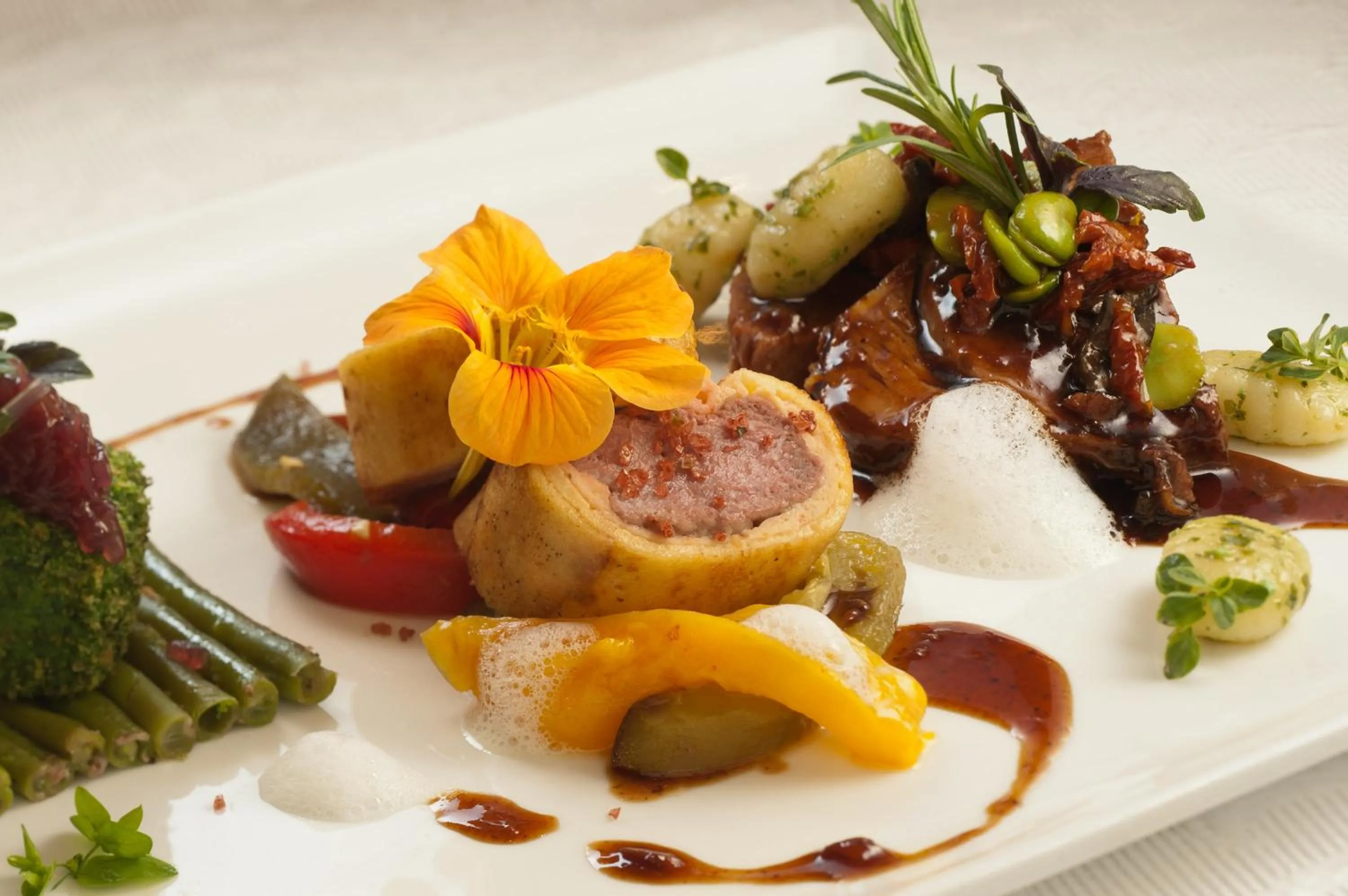 Restaurant/places to eat in Hotel-Restaurant Distlerhof