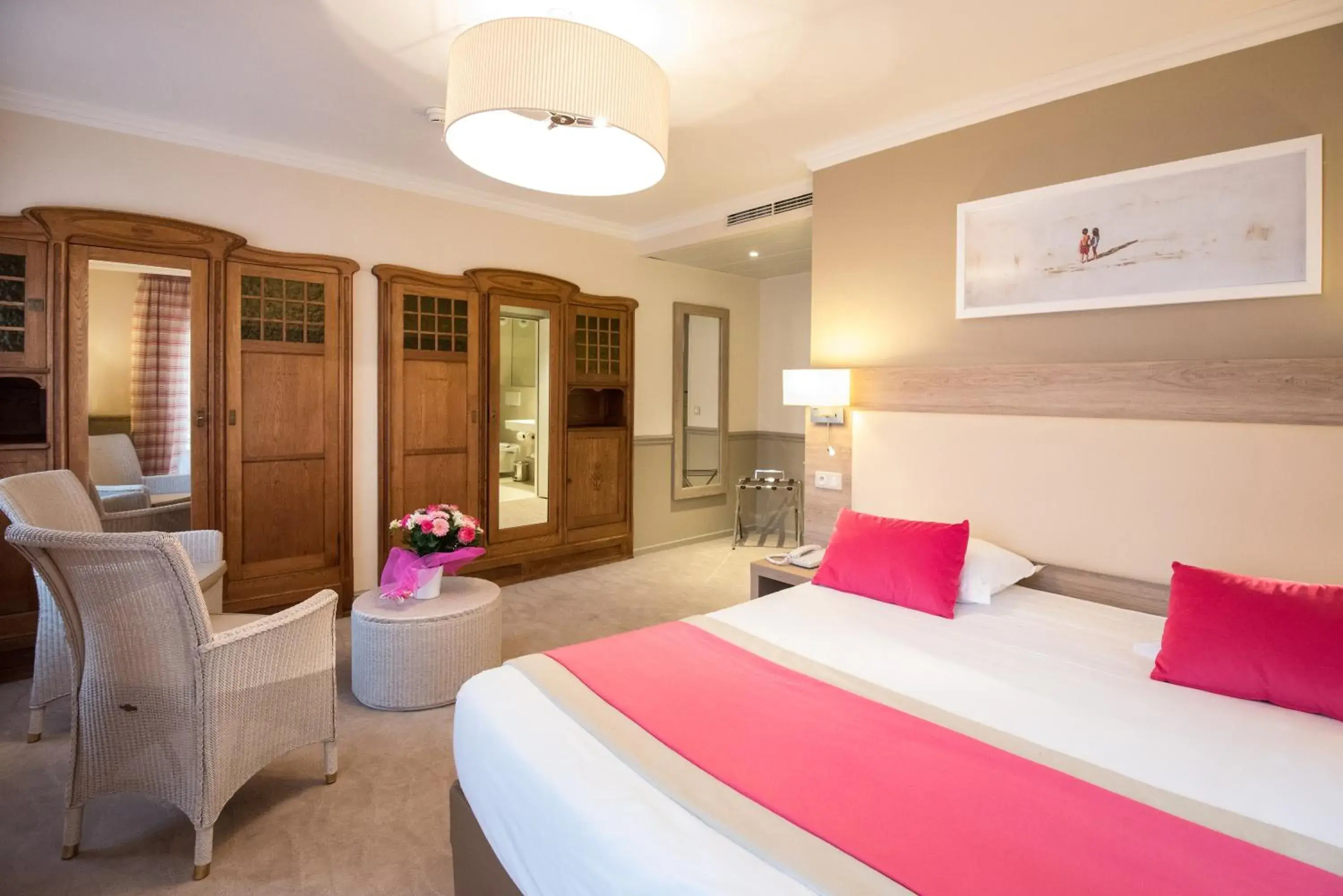 Privilege Double Room in Hôtel Vacances Bleues Royal Westminster Privilege Double Room in Hôtel Vacances Bleues Royal Westminster