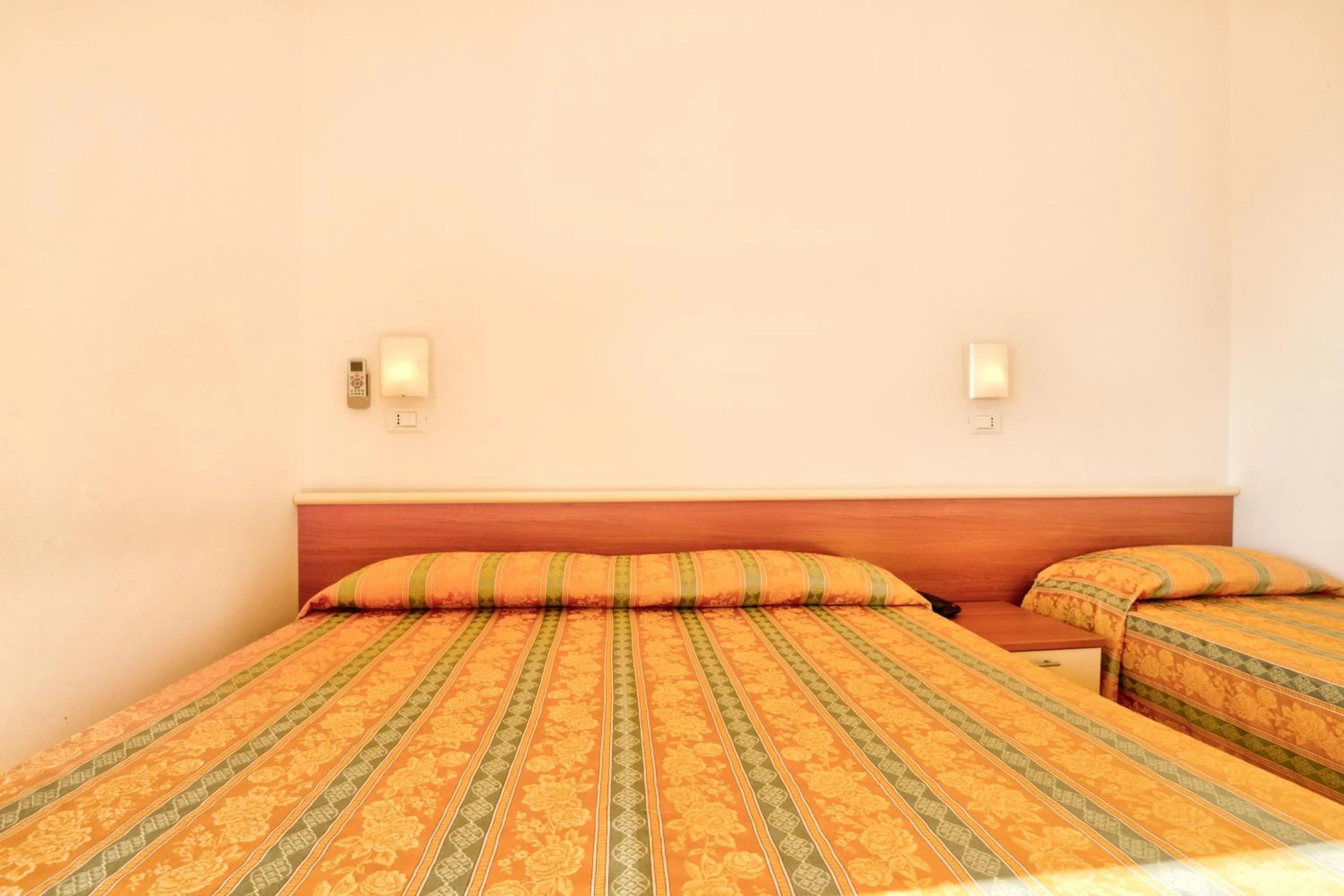 Photo of the whole room, Bed in Hotel Happy