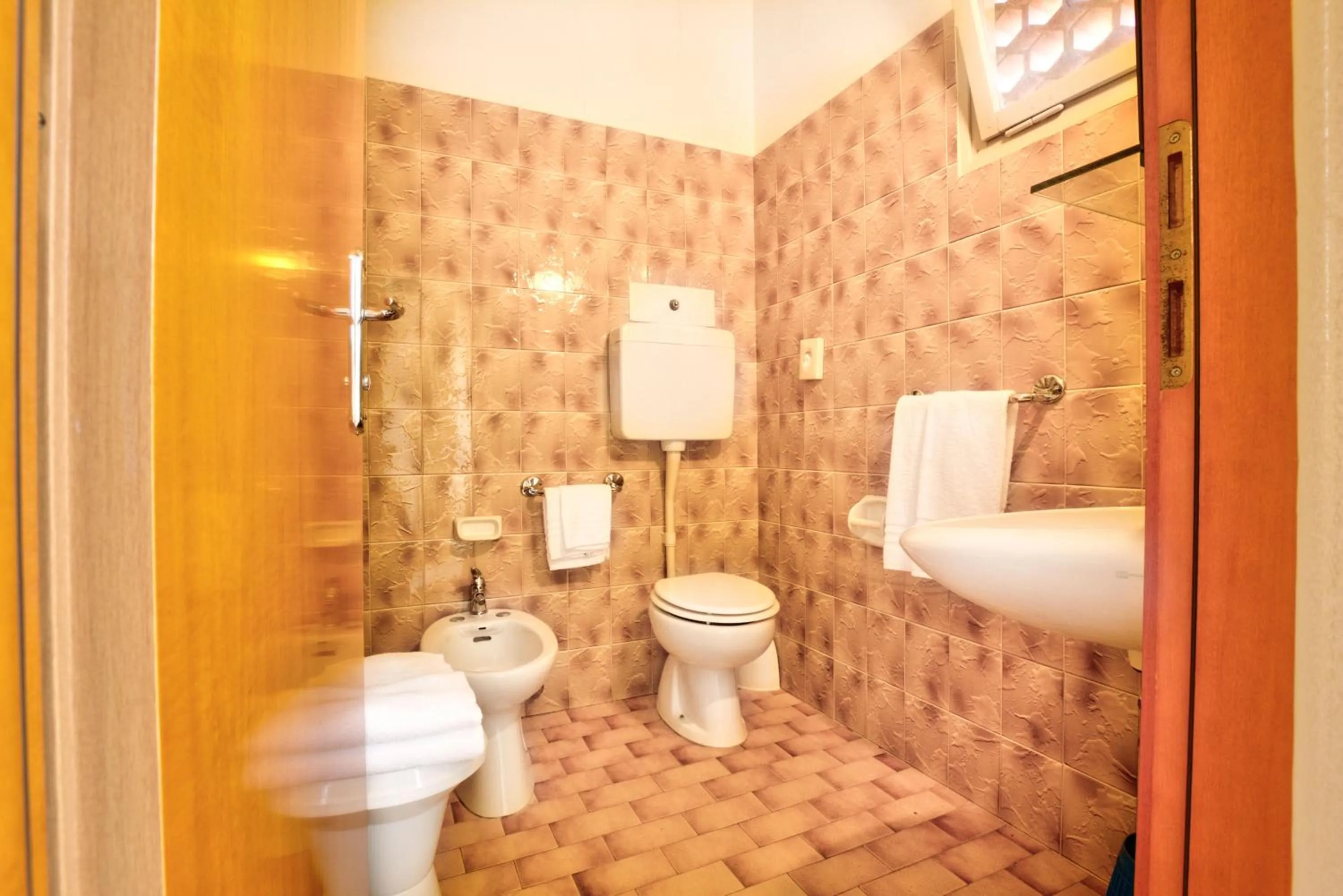 Bathroom in Hotel Happy