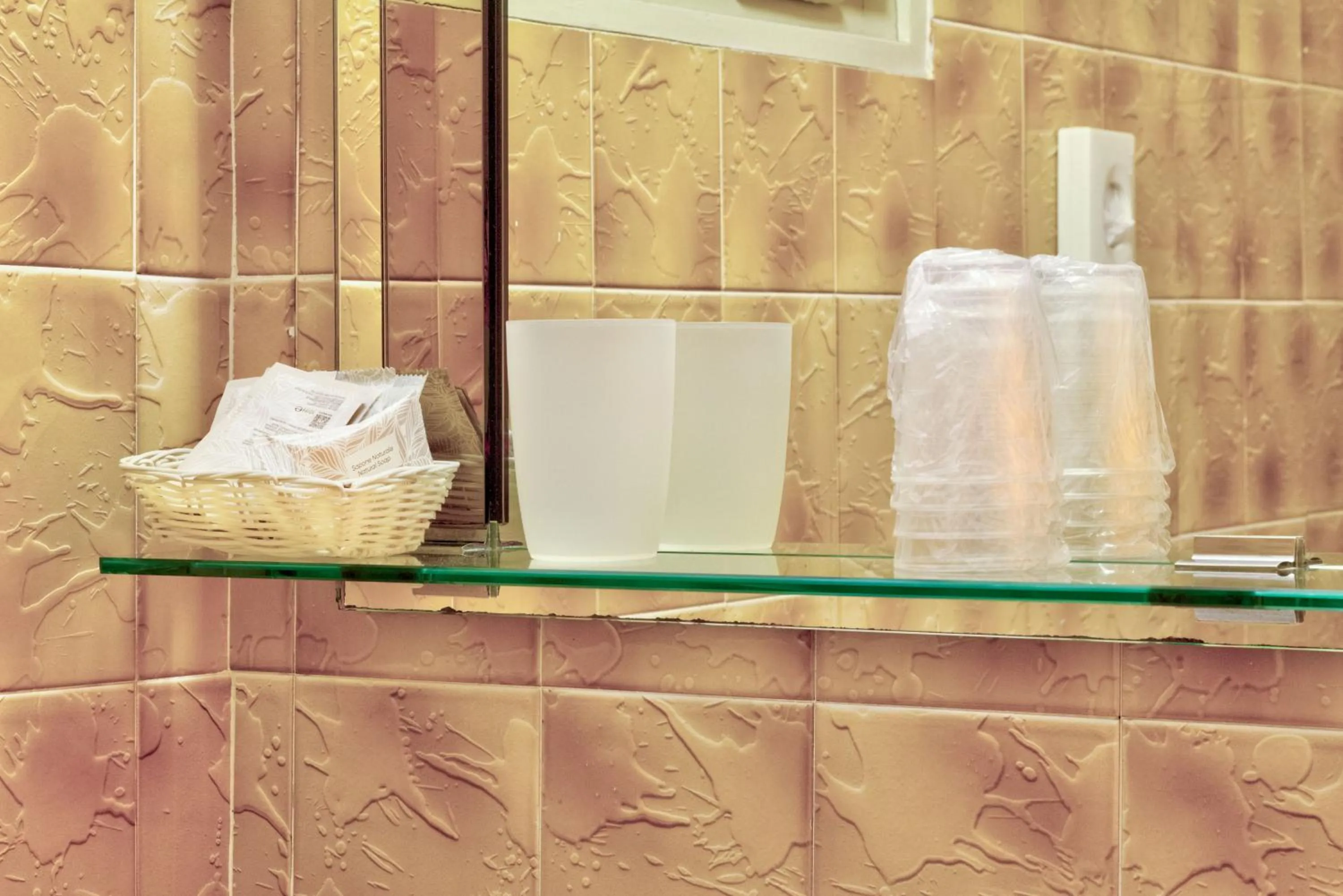 Bathroom in Hotel Happy