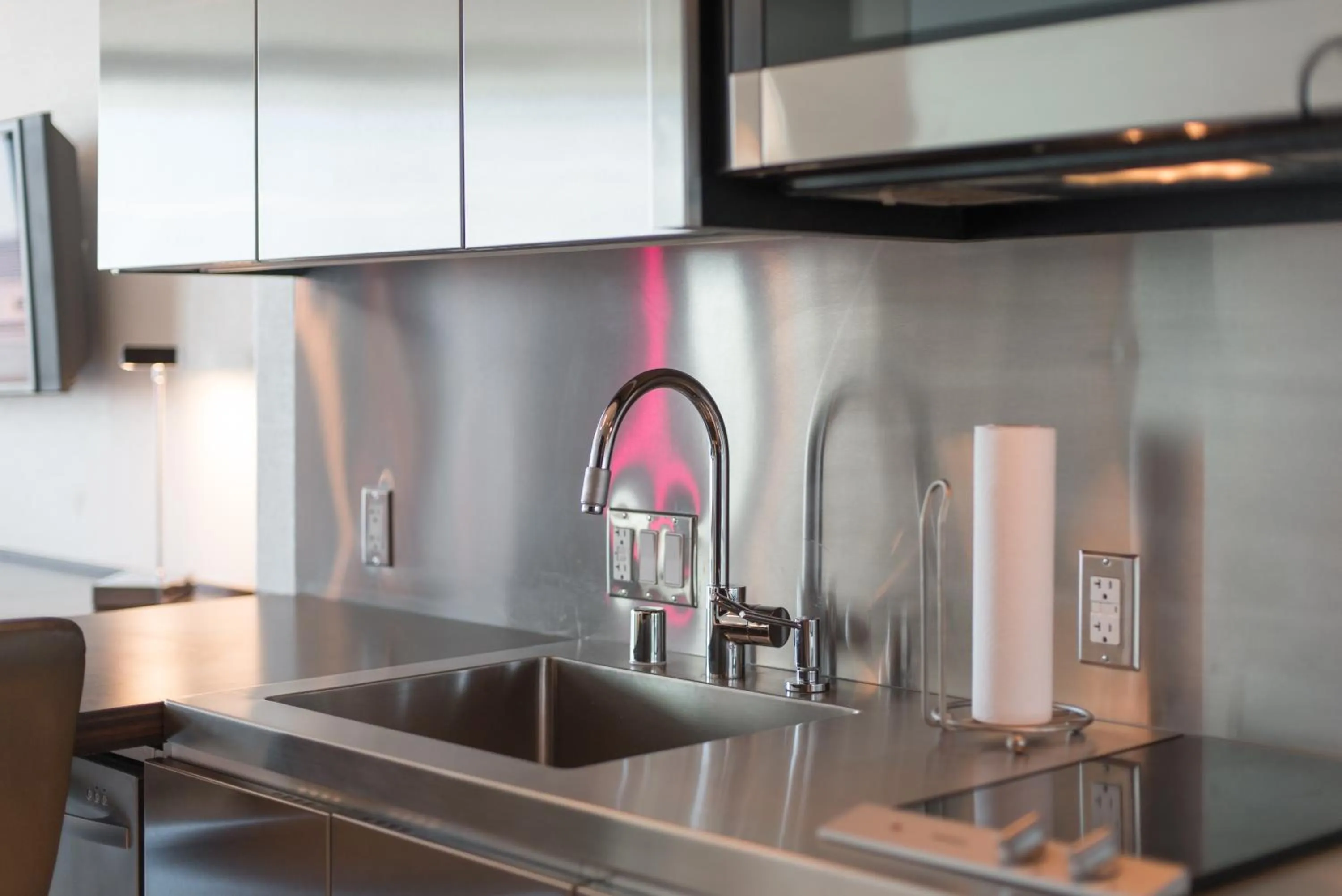 Kitchen or kitchenette in Luxury Suites at Palms Place