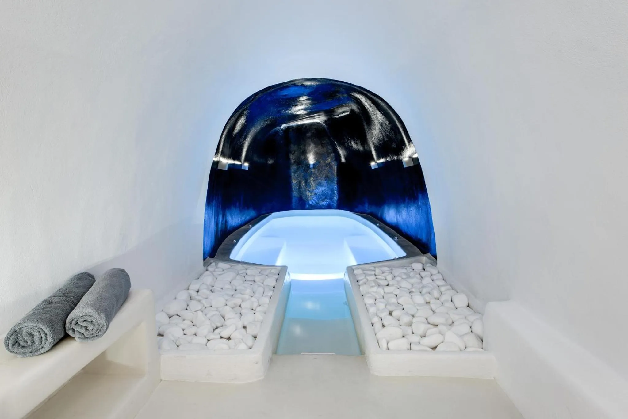 Hot Tub in Dana Villas & Infinity Suites