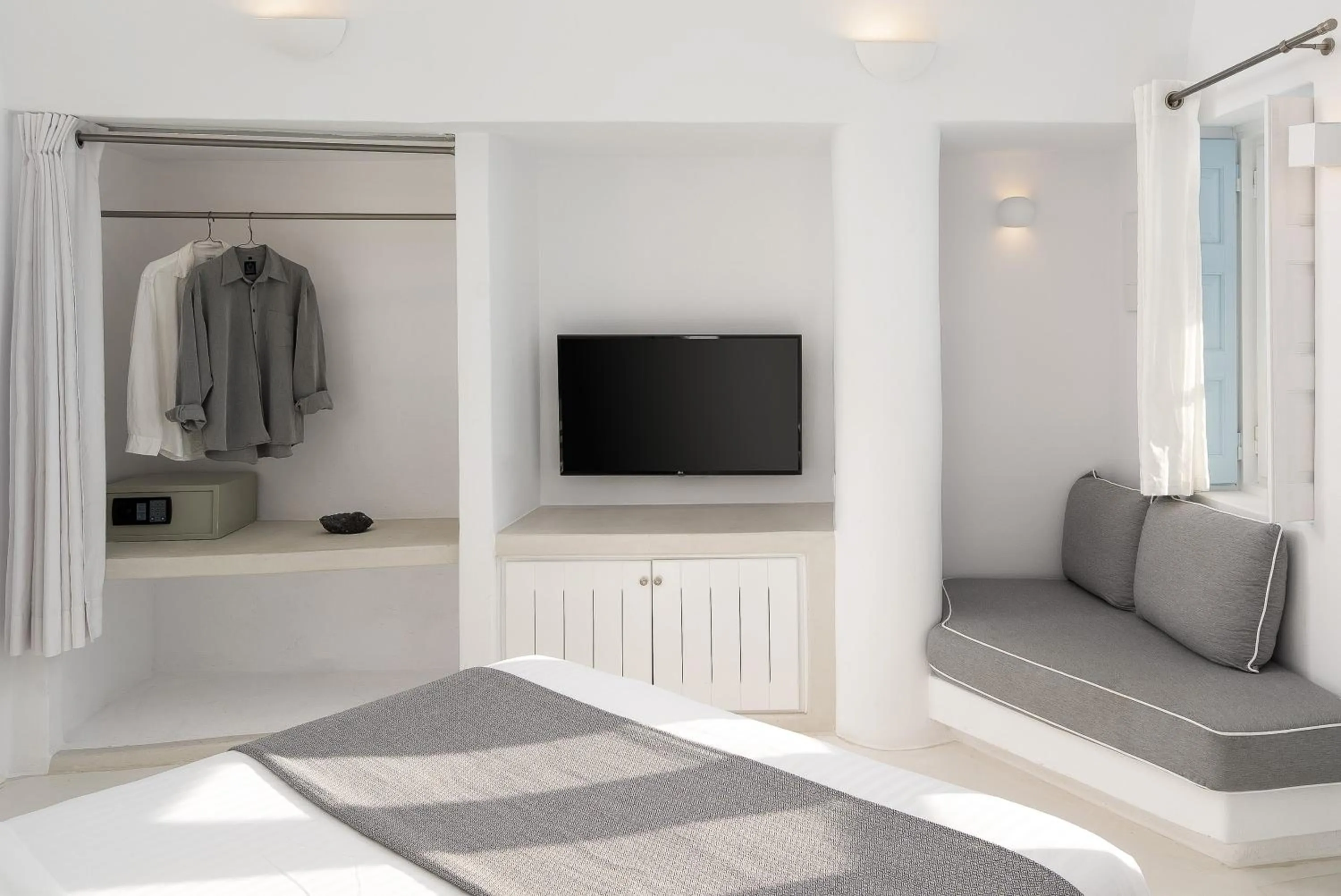 Bed in Dana Villas & Infinity Suites